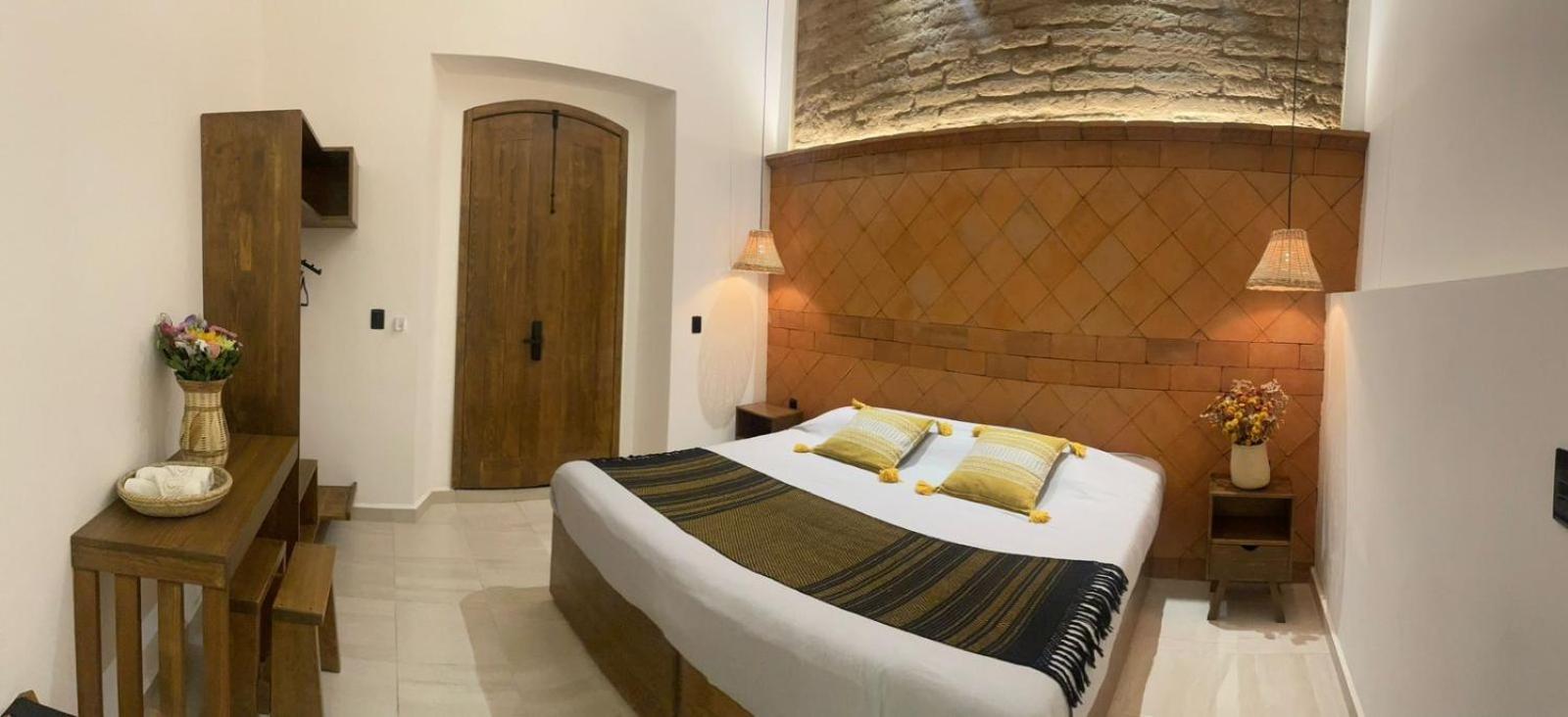 Double or Twin Room with Private Bathroom photo 3