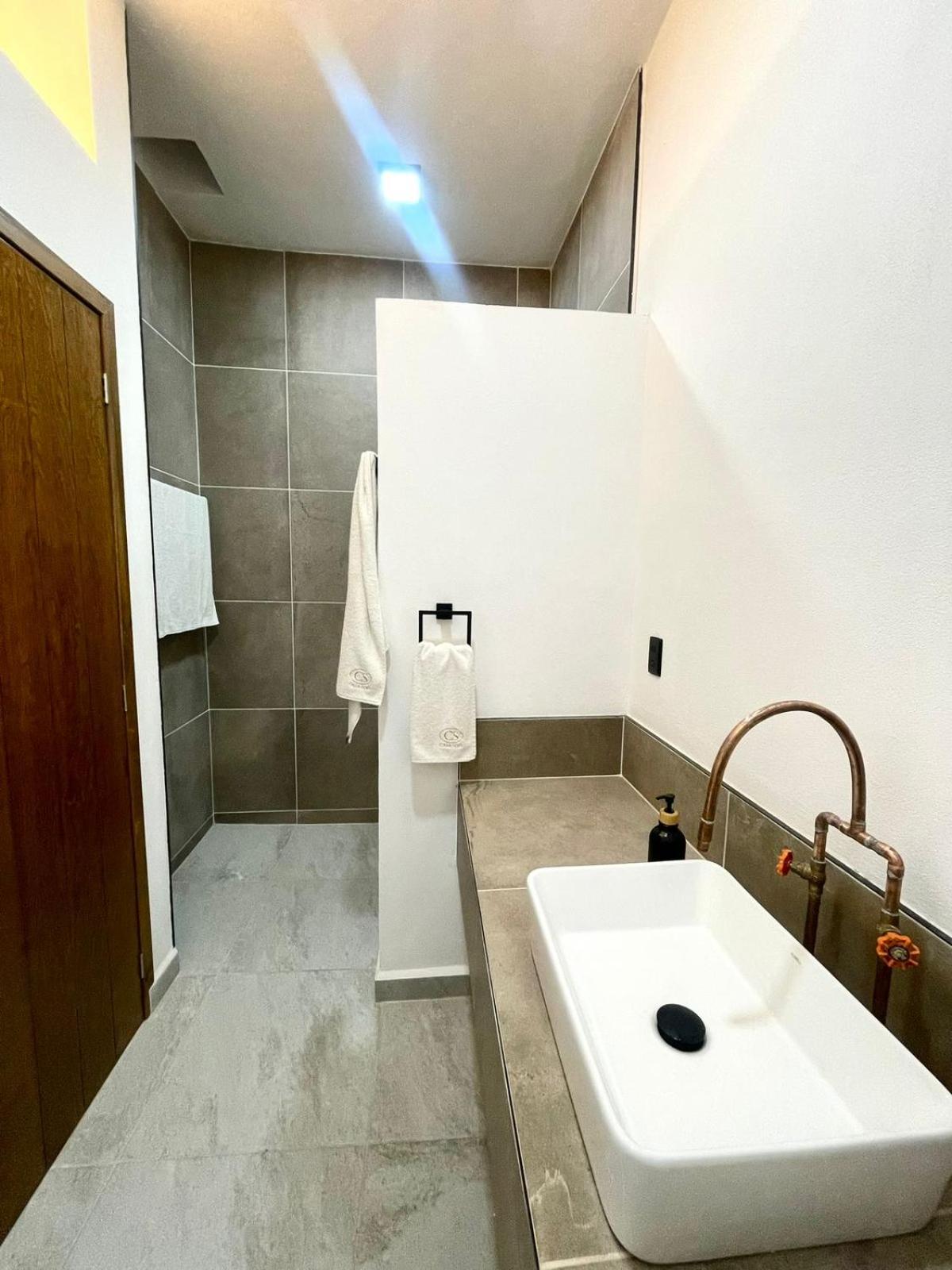 Double or Twin Room with Private Bathroom photo 2