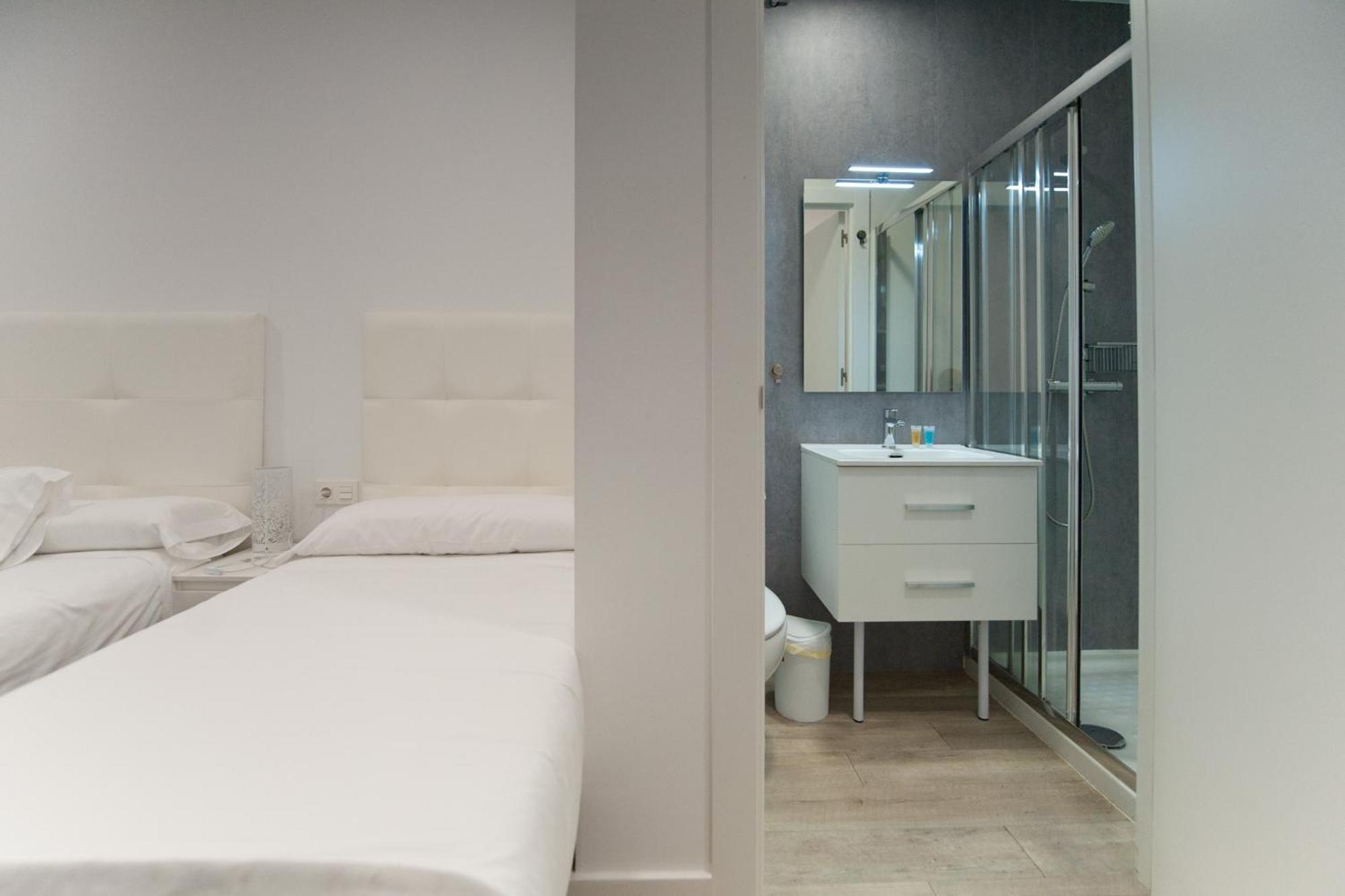 Triple Room With Private Bathroom photo 2
