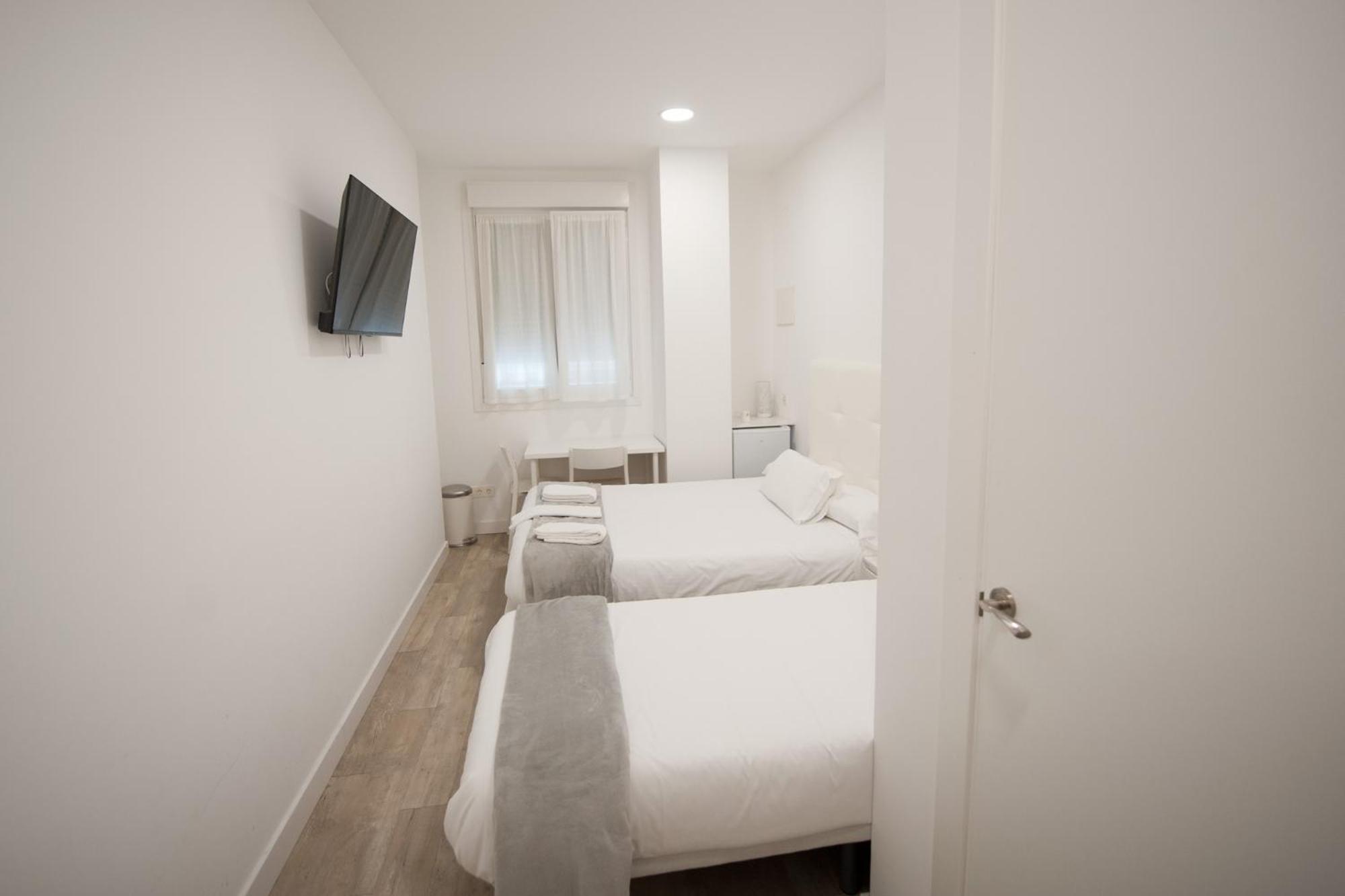 Triple Room With Private Bathroom photo 3