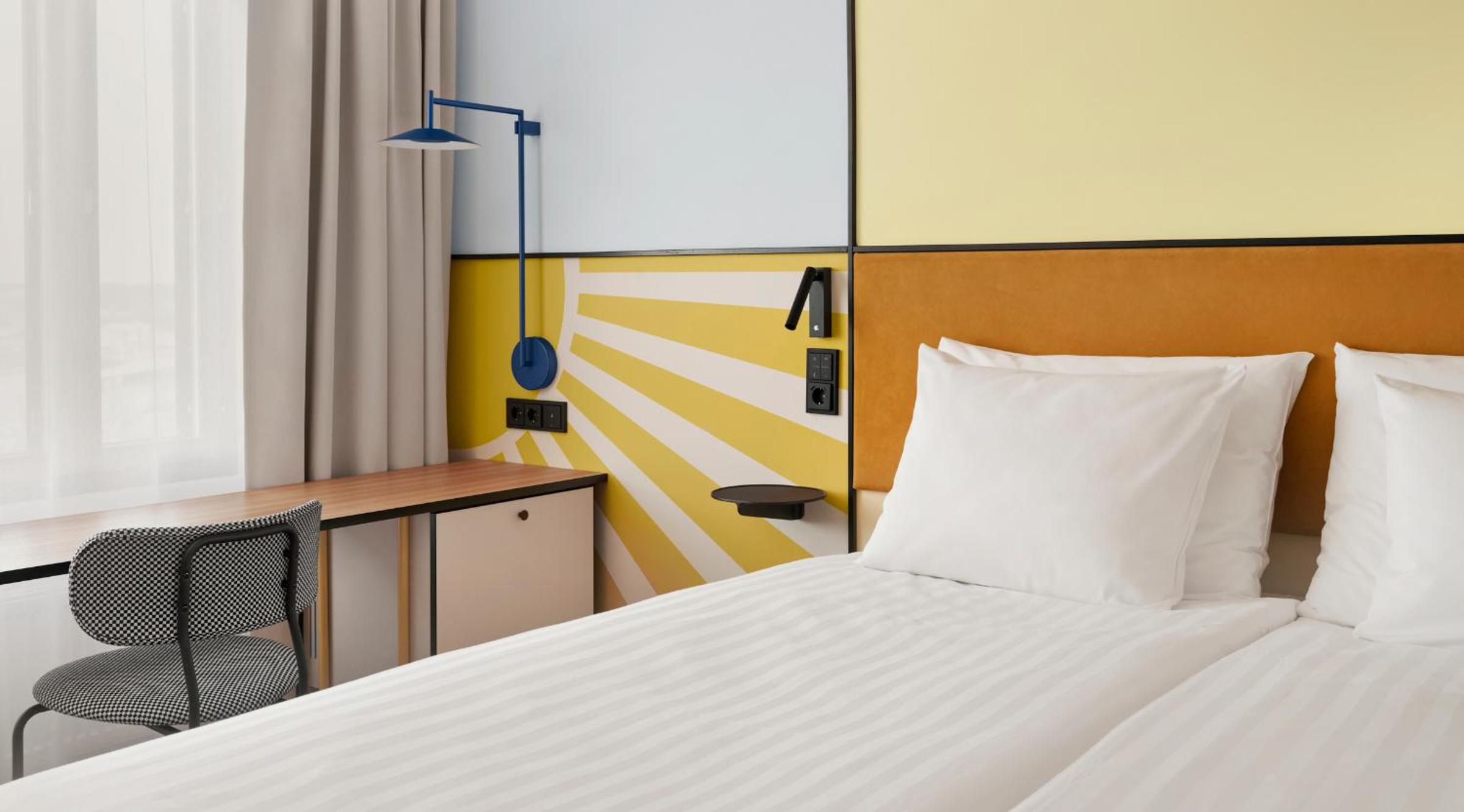 Standard King Room - Photo 4