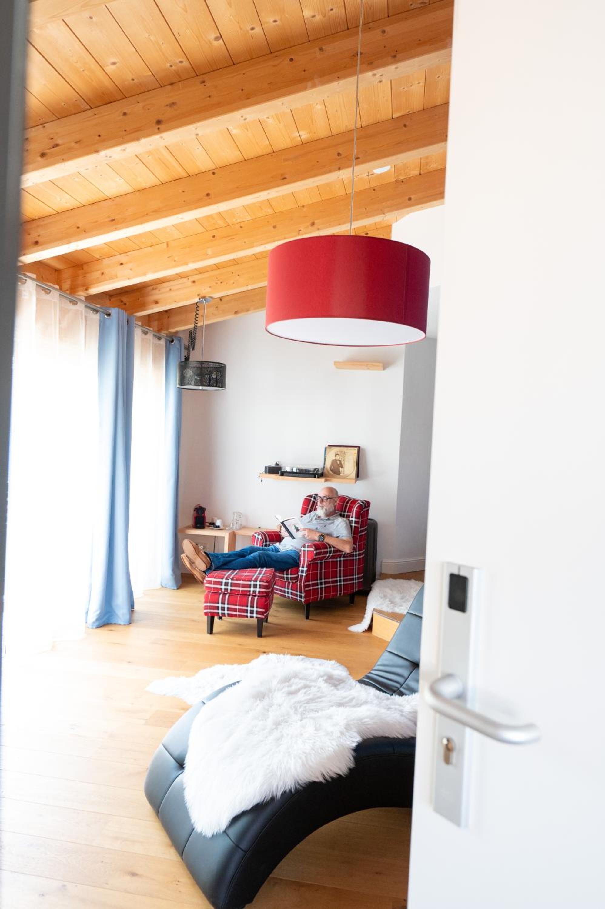 Deluxe Zimmer mit Kingsize-Bett und Balkon Deluxe Zimmer mit Kingsize-Bett und Balkon