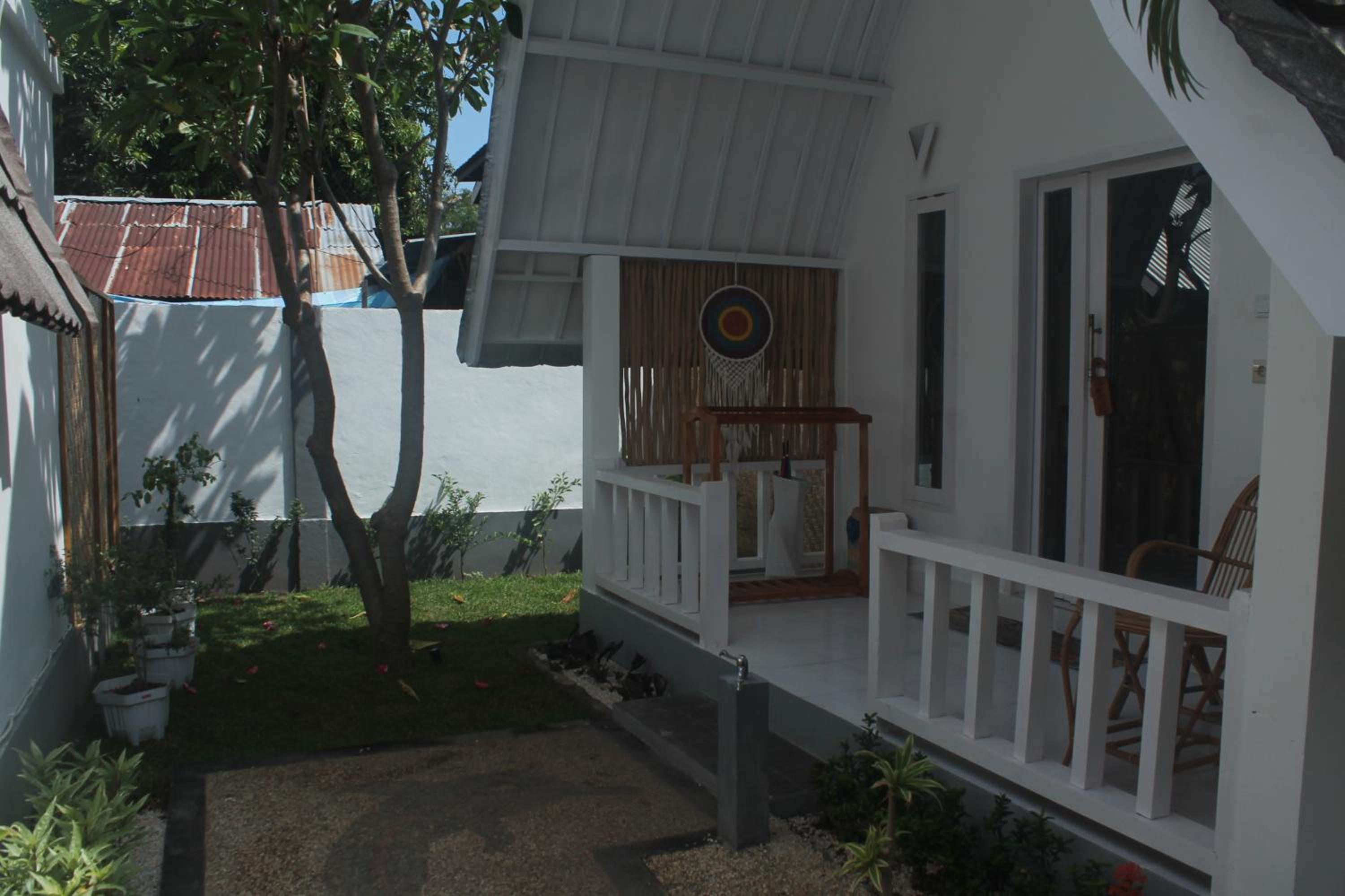 Bungalow With Garden View
