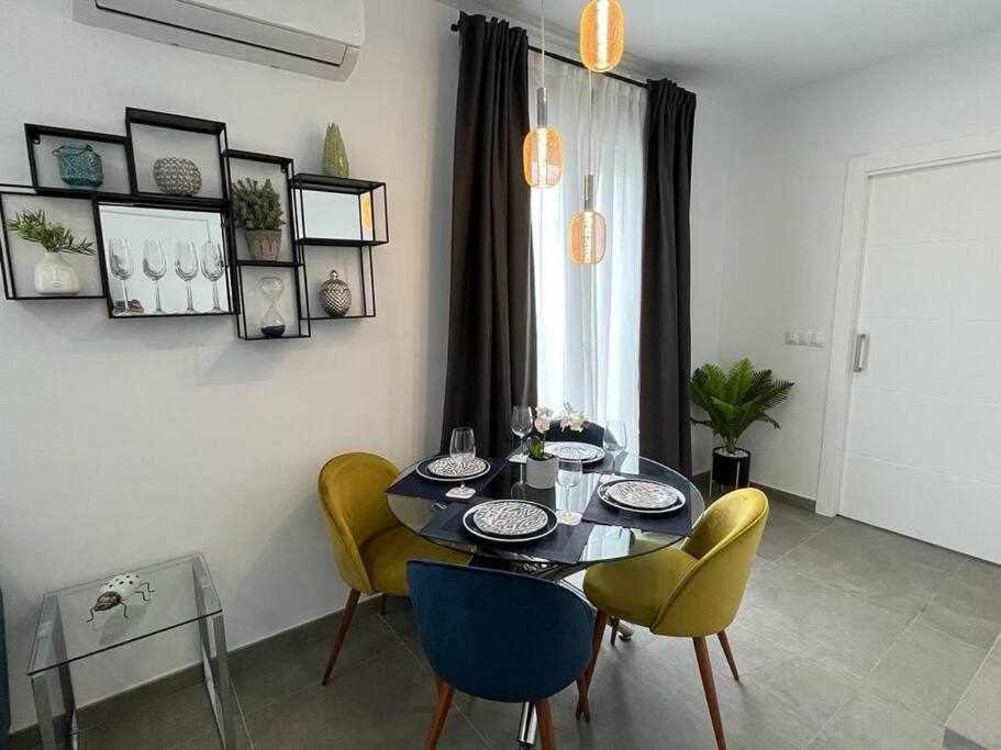 One-Bedroom Apartment photo 2