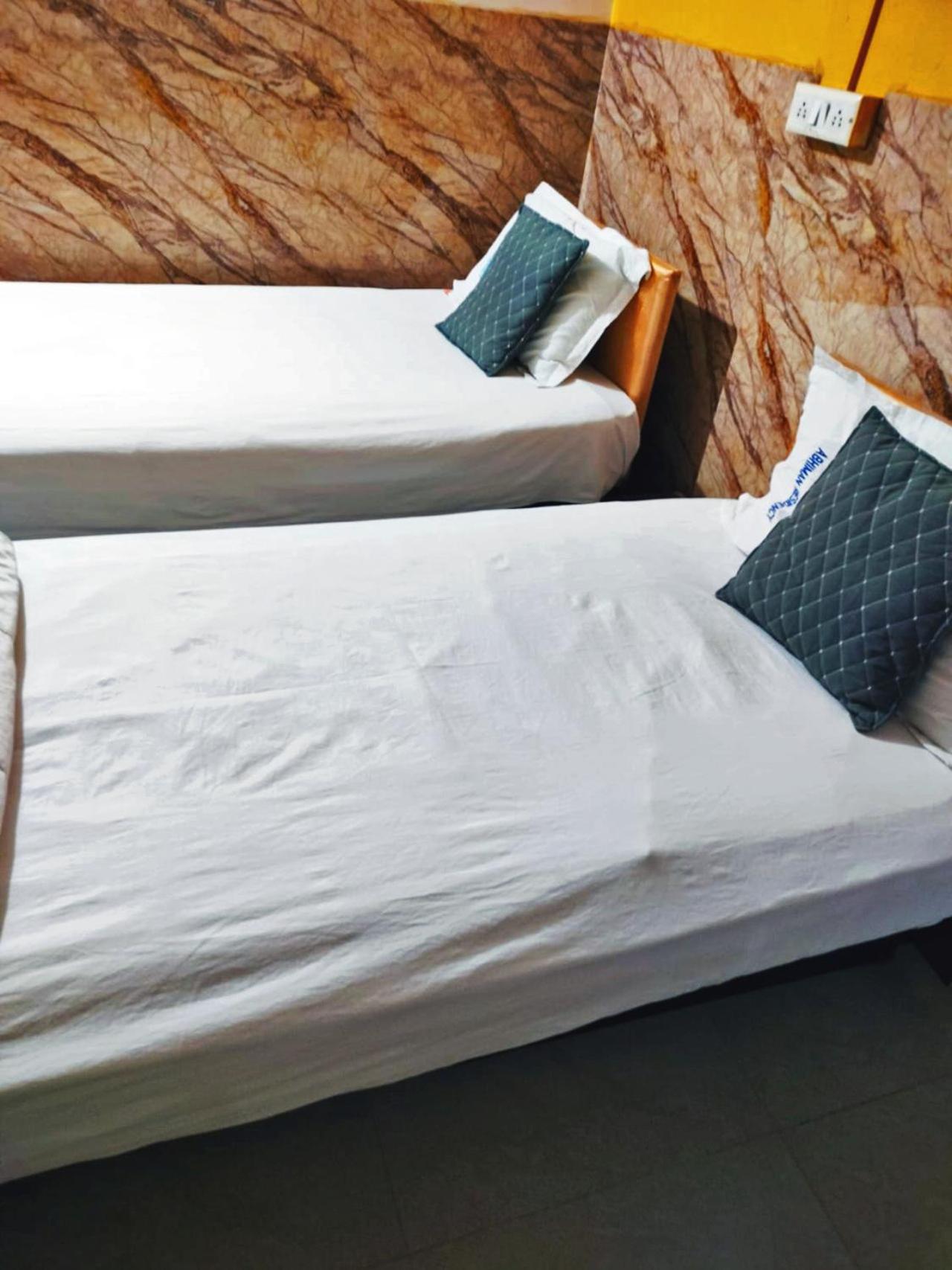 Budget Double Room - Photo 4