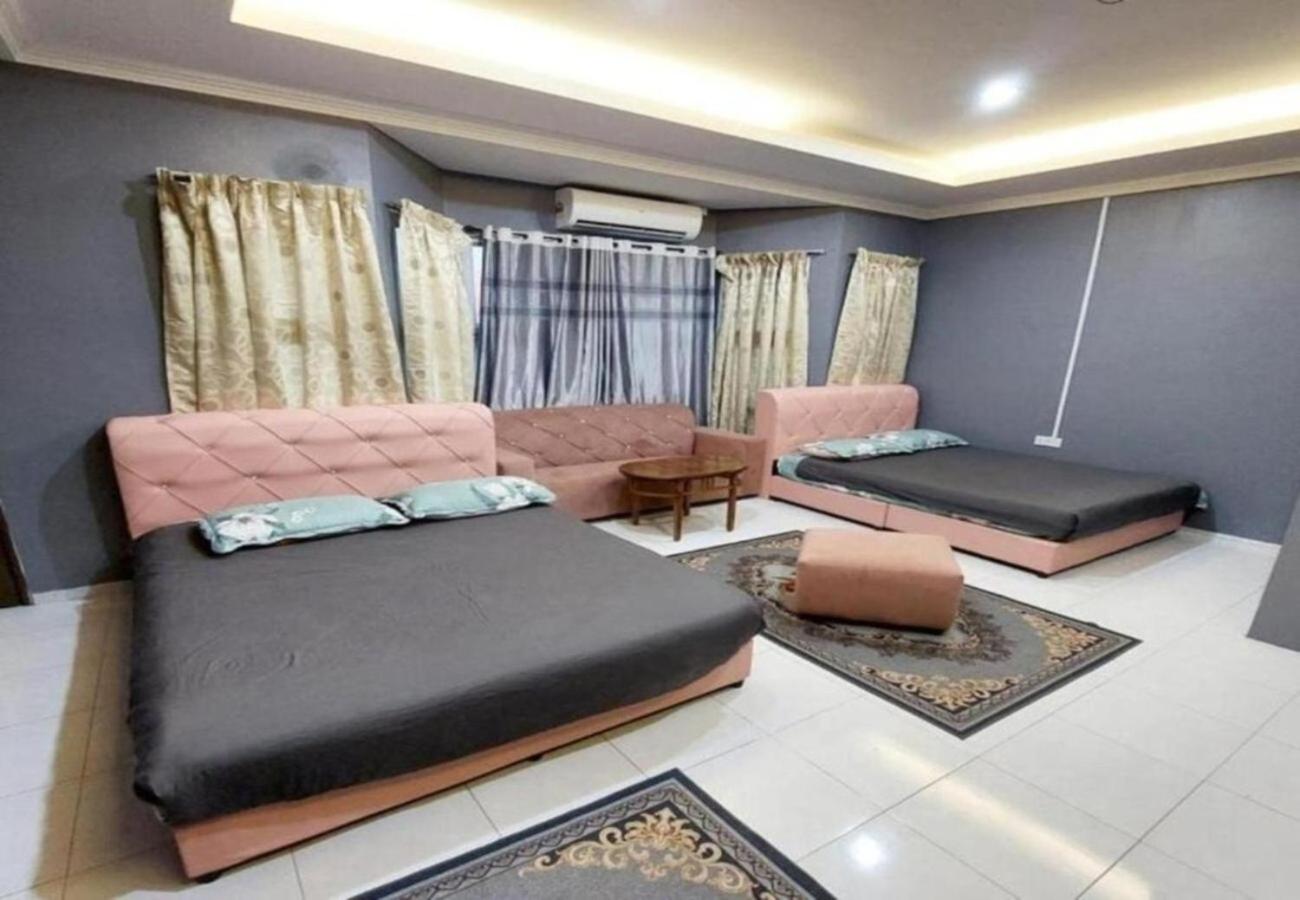 Deluxe Family Room photo 1