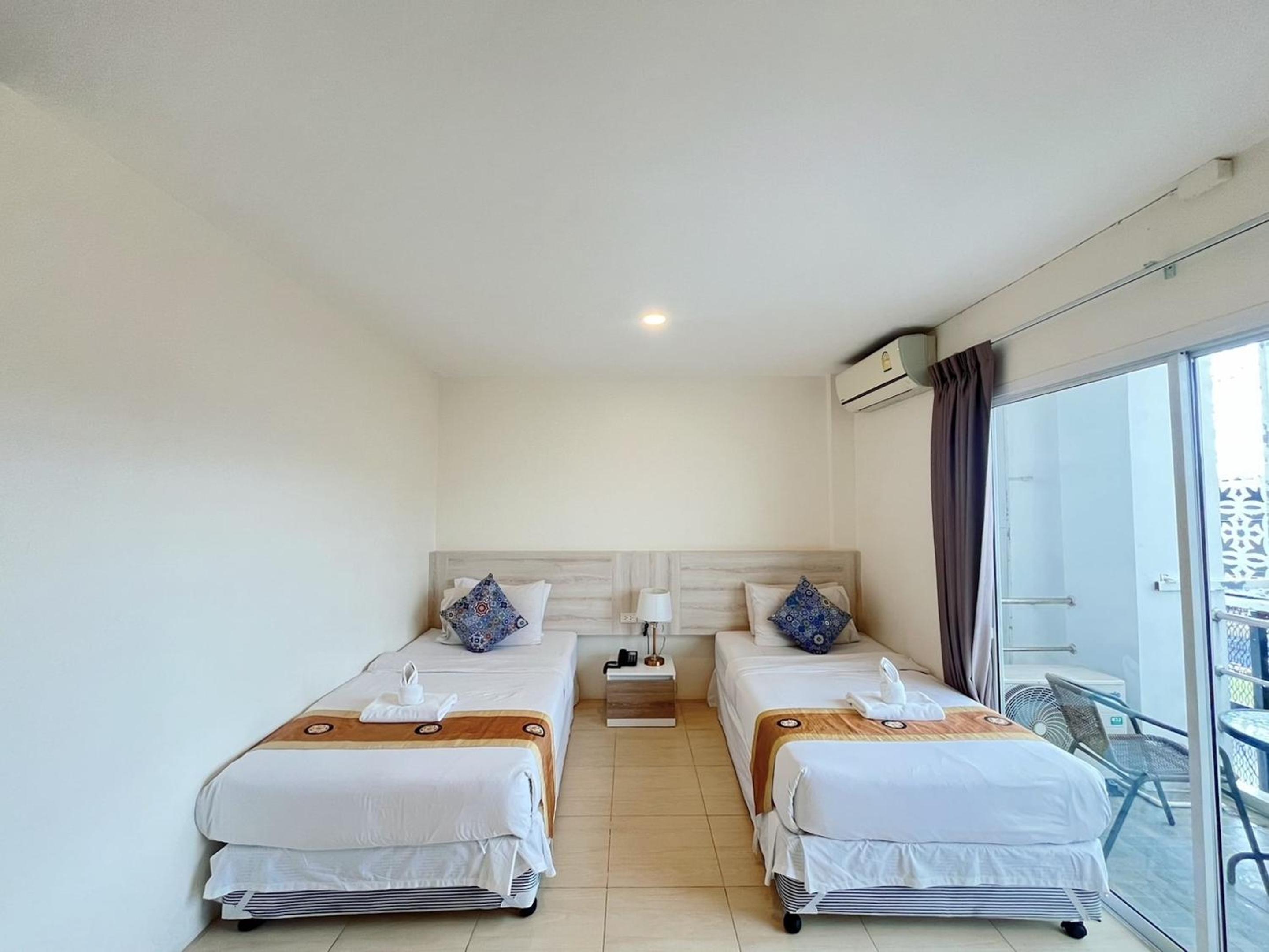 Standard Twin Room photo 1