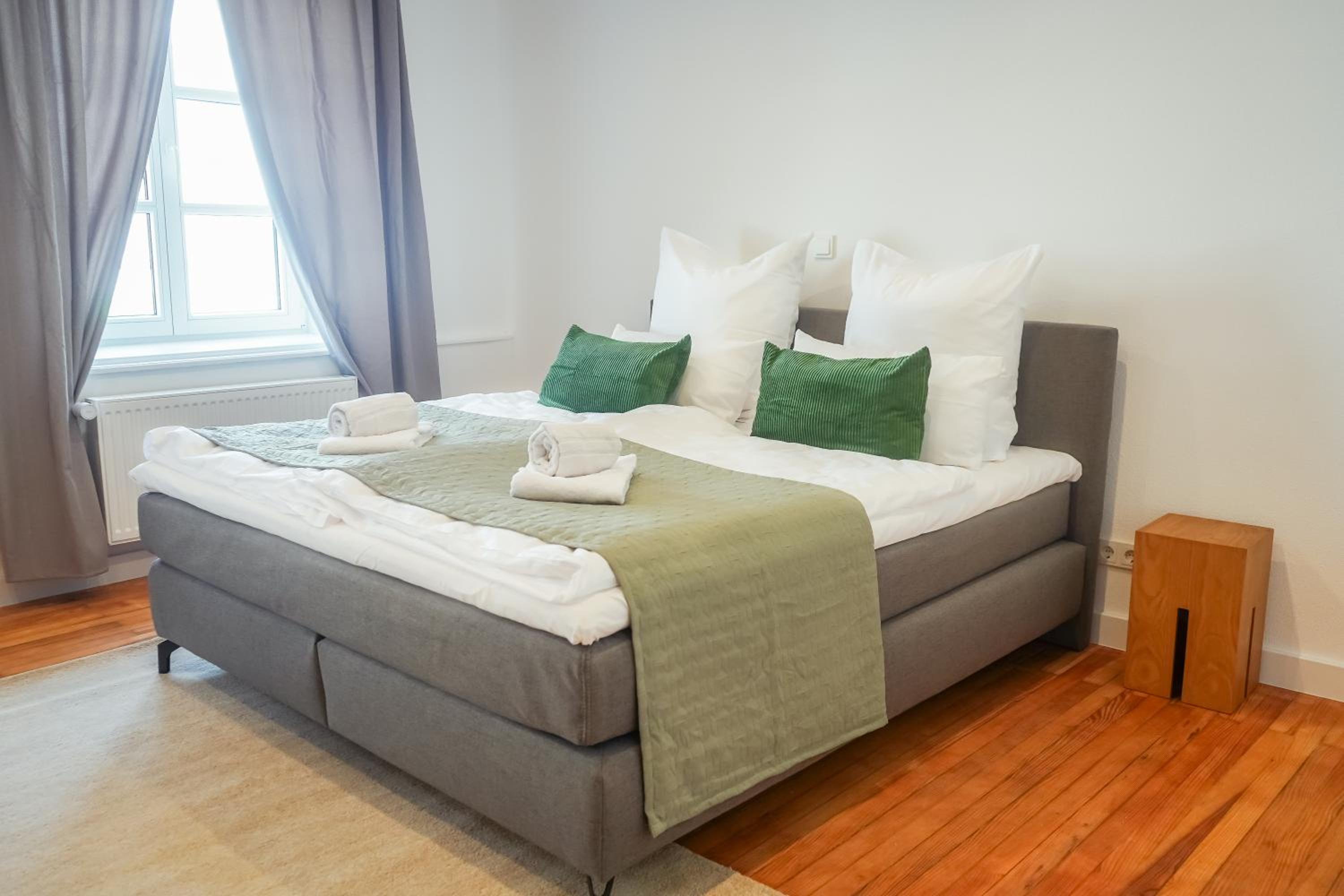 One-Bedroom Apartment photo 2