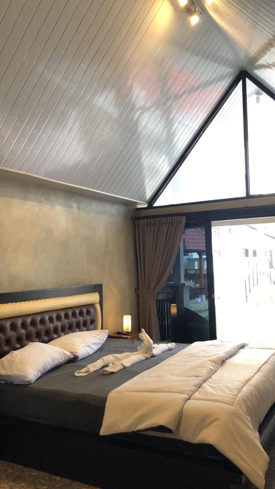 Deluxe Room (2 Adults + 1 Child) photo 1