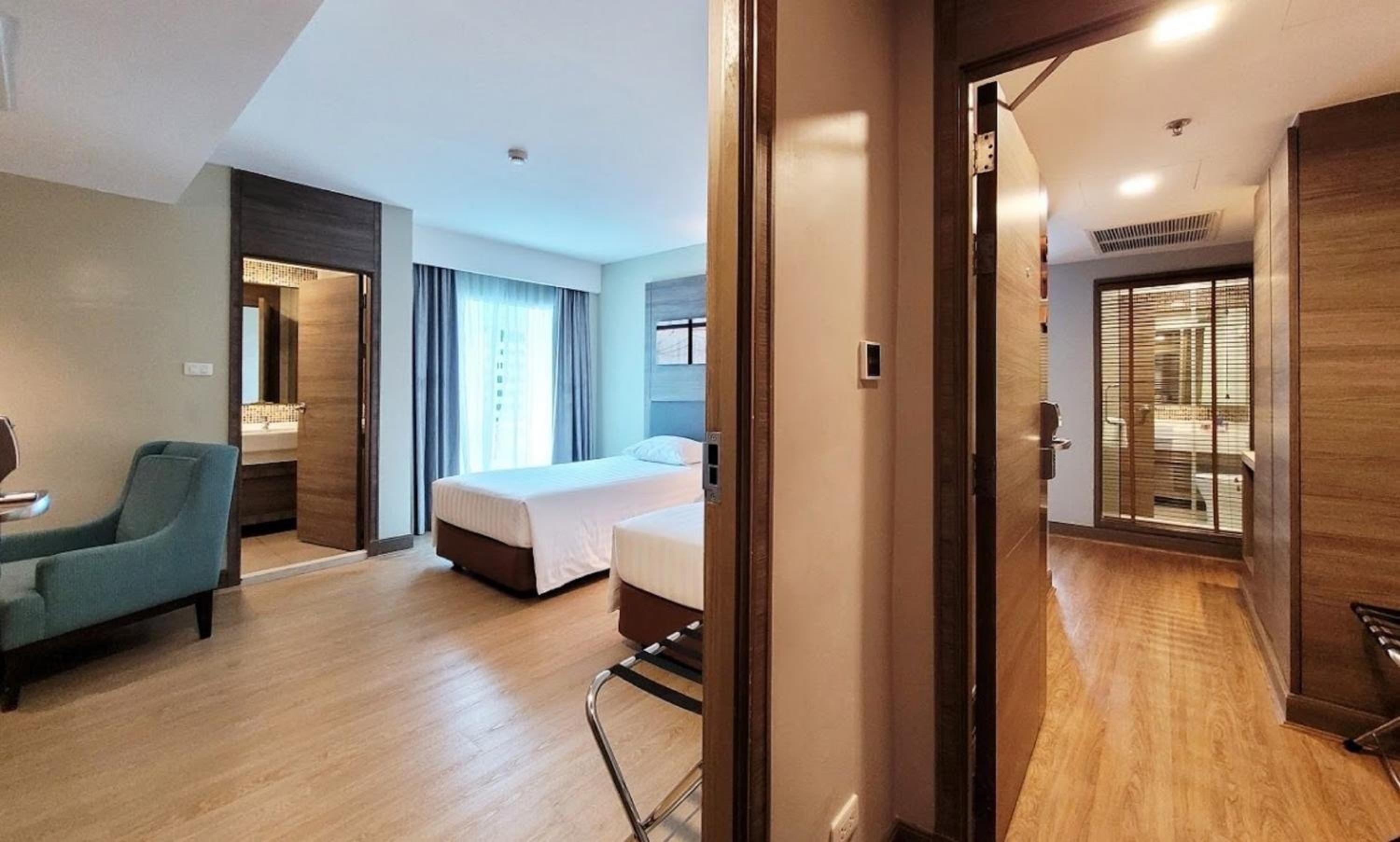 Two-Bedroom Premier ( 6 Person )  photo 3