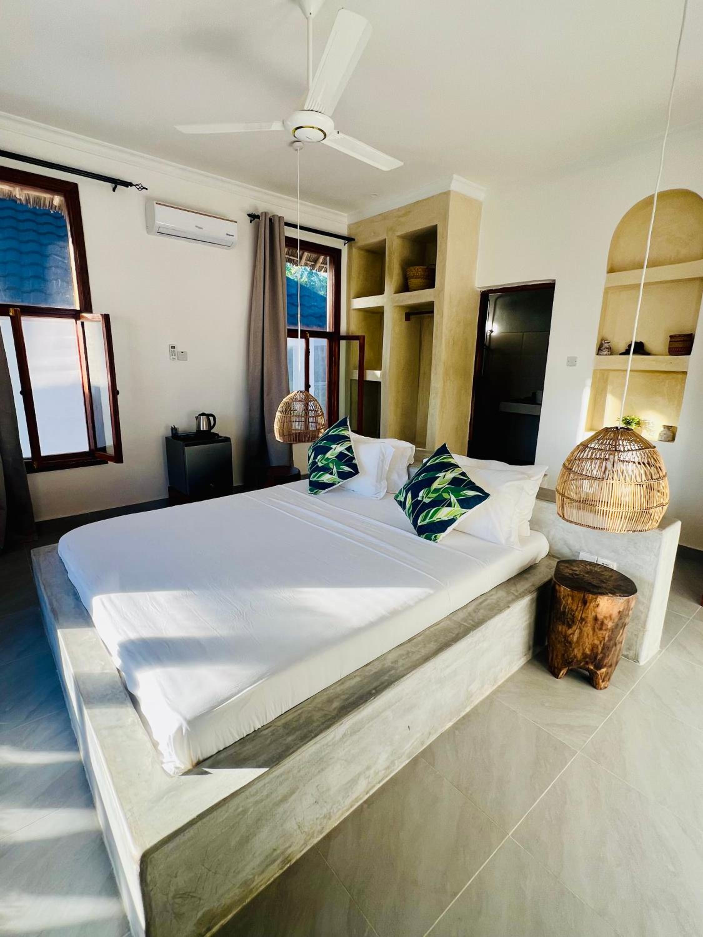 Double Room with Balcony - Photo 2