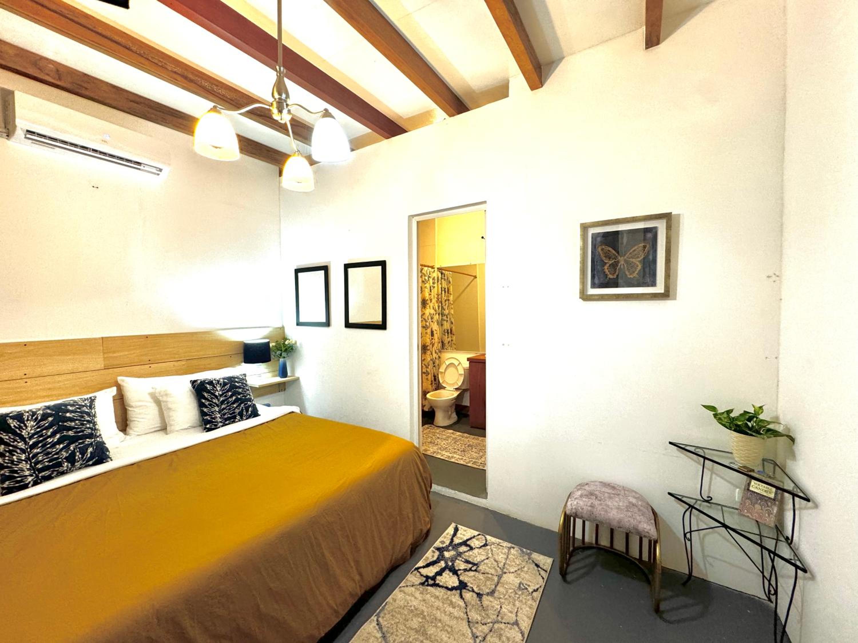 One-Bedroom House photo 1