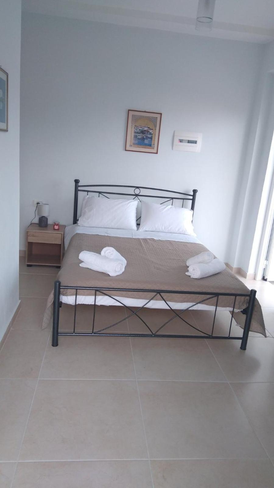 Studio Apartment with One Double Bed photo 2