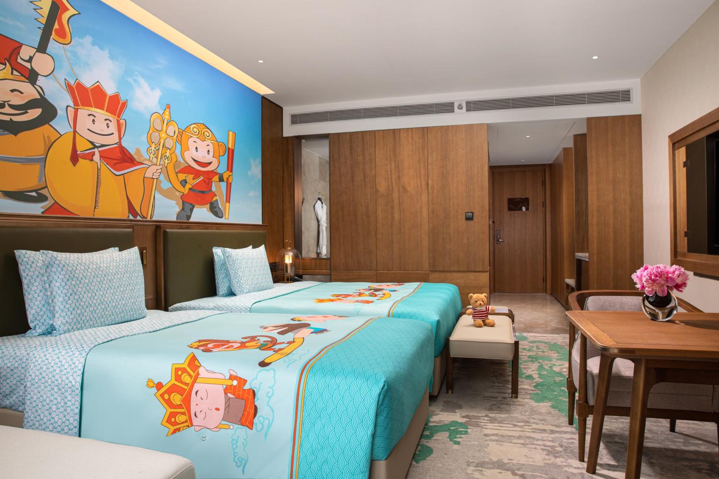 Standard Family Room - Photo 4