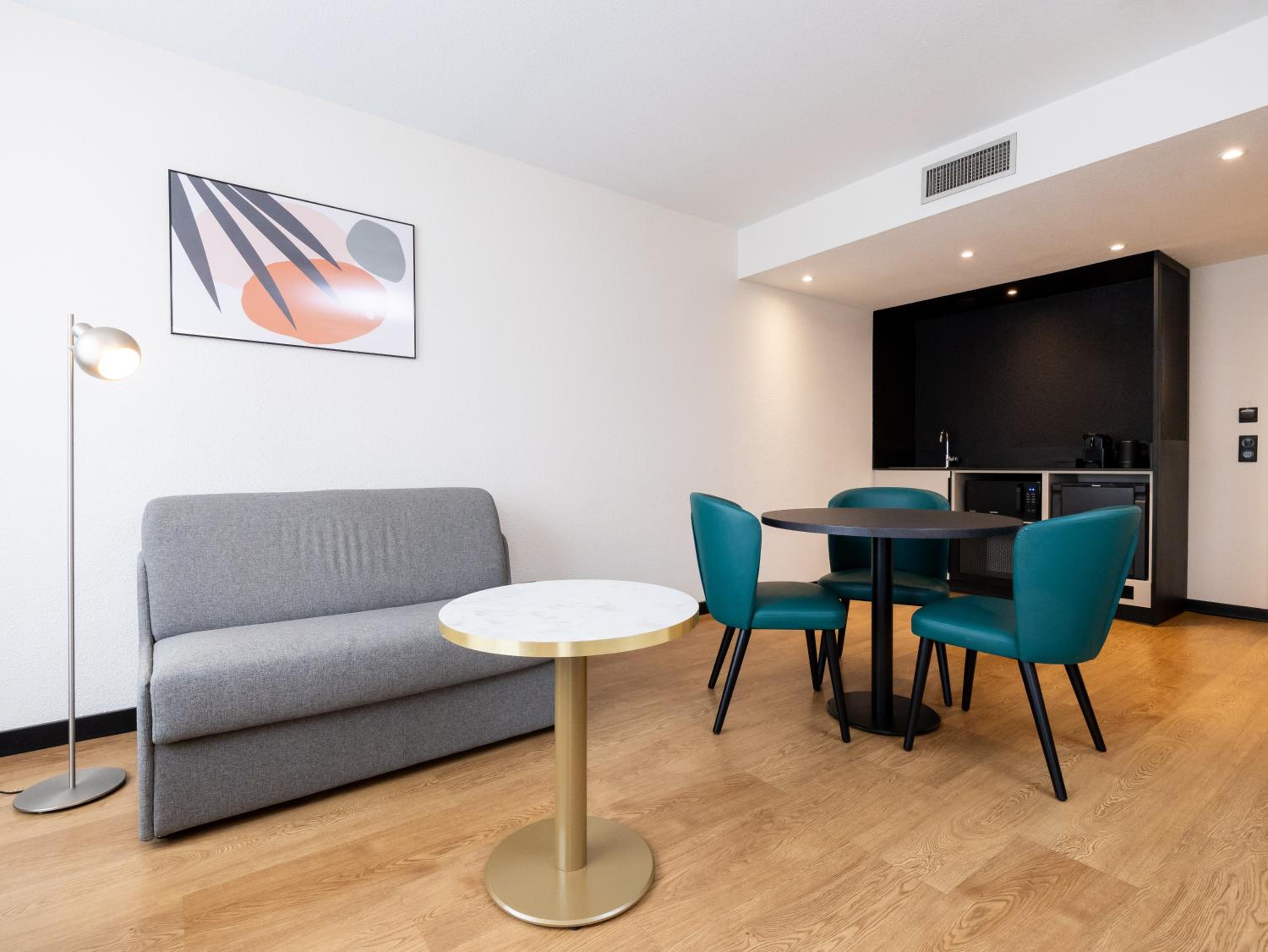 Standard Suite - Photo 27
