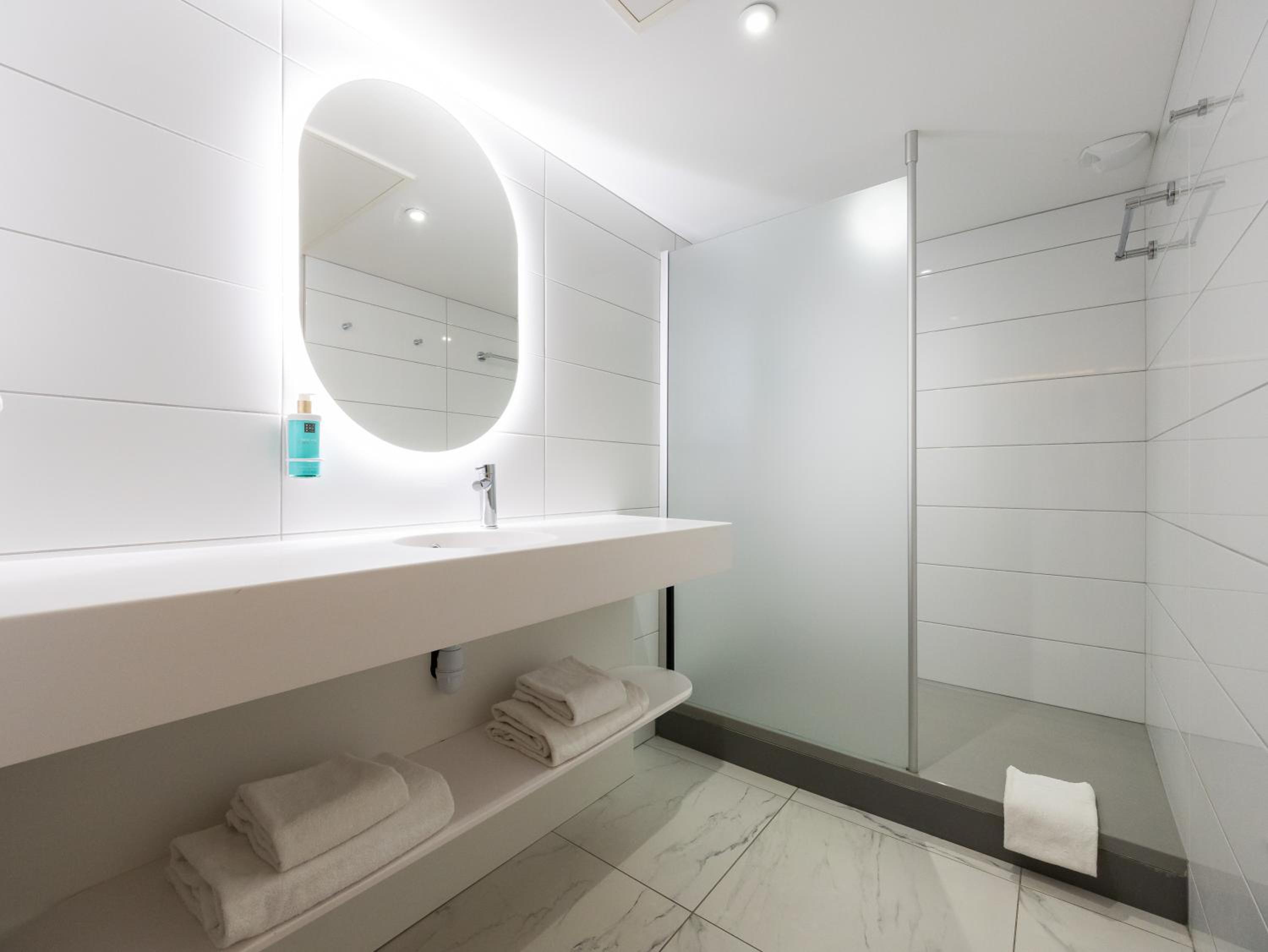 Standard Suite - Photo 28