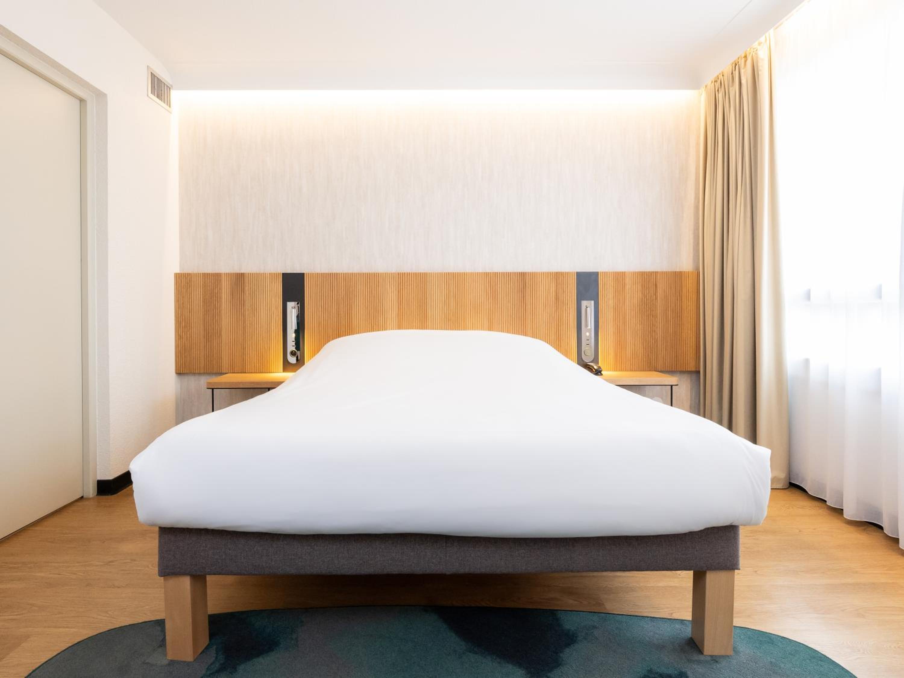 Standard Suite - Photo 24