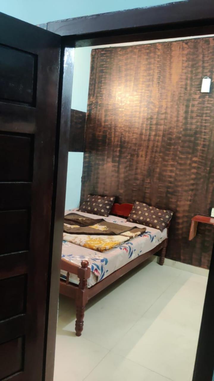 Budget Double Room photo 2