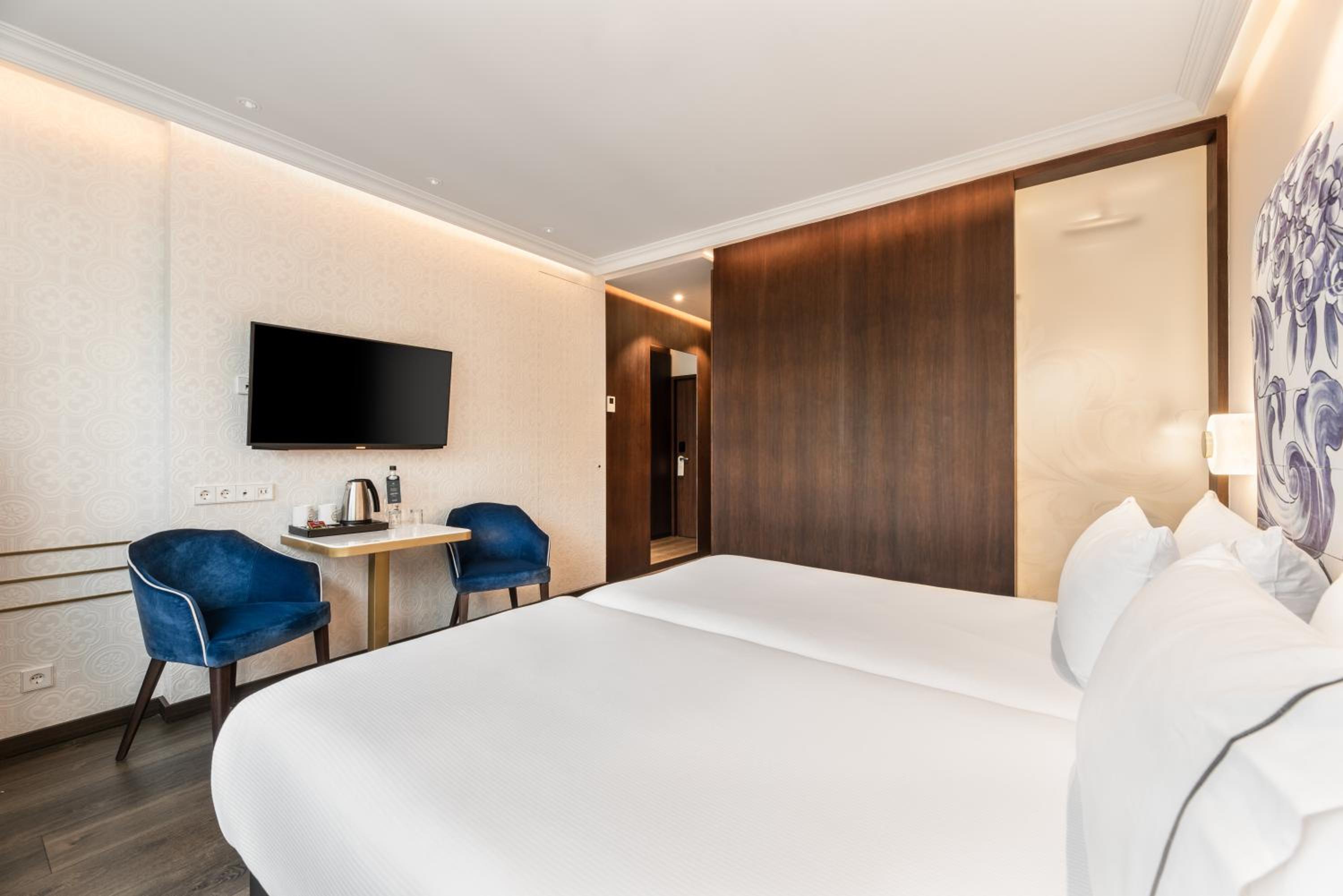 Deluxe Double or Twin Room - Photo 1