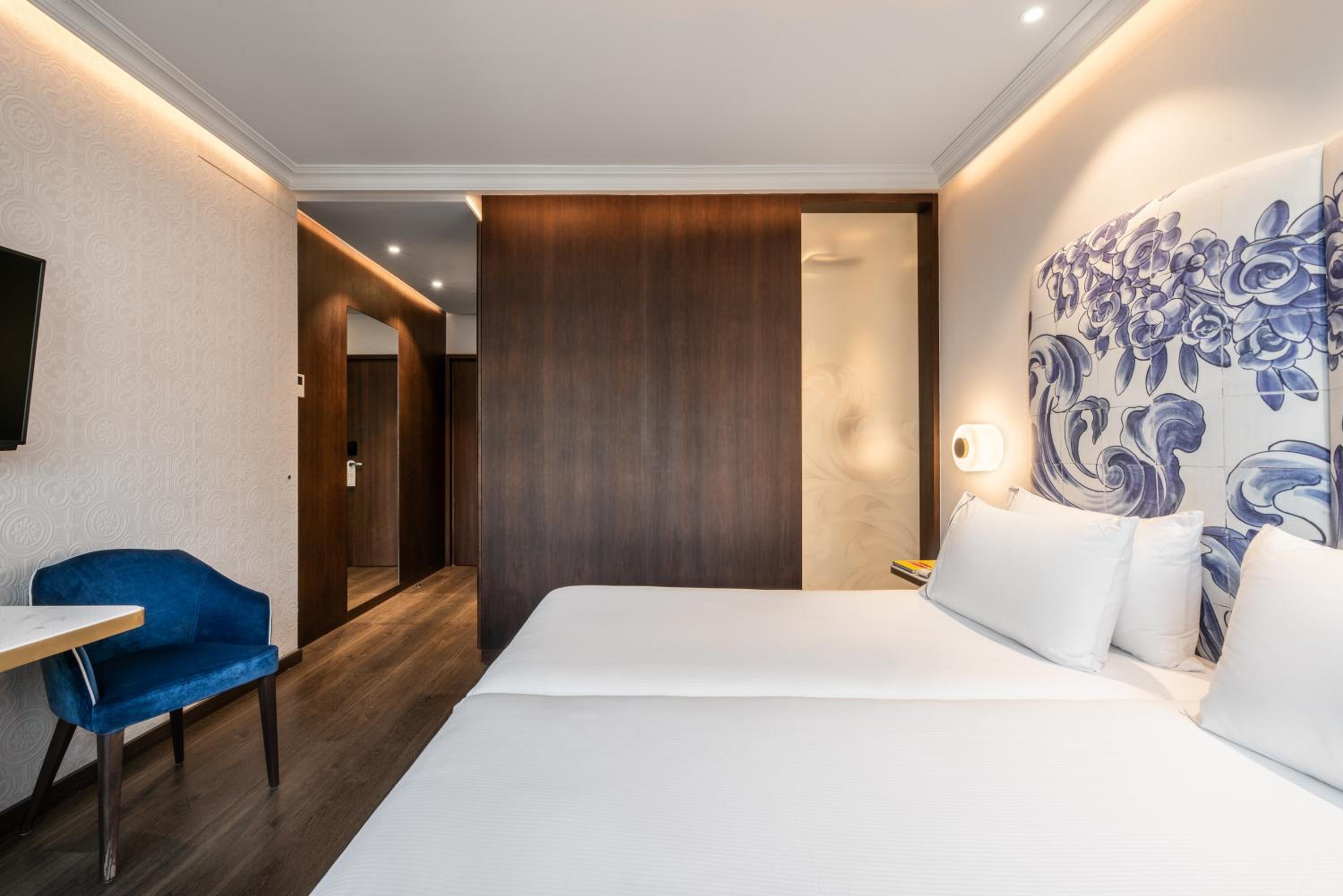 Deluxe Double or Twin Room - Photo 2