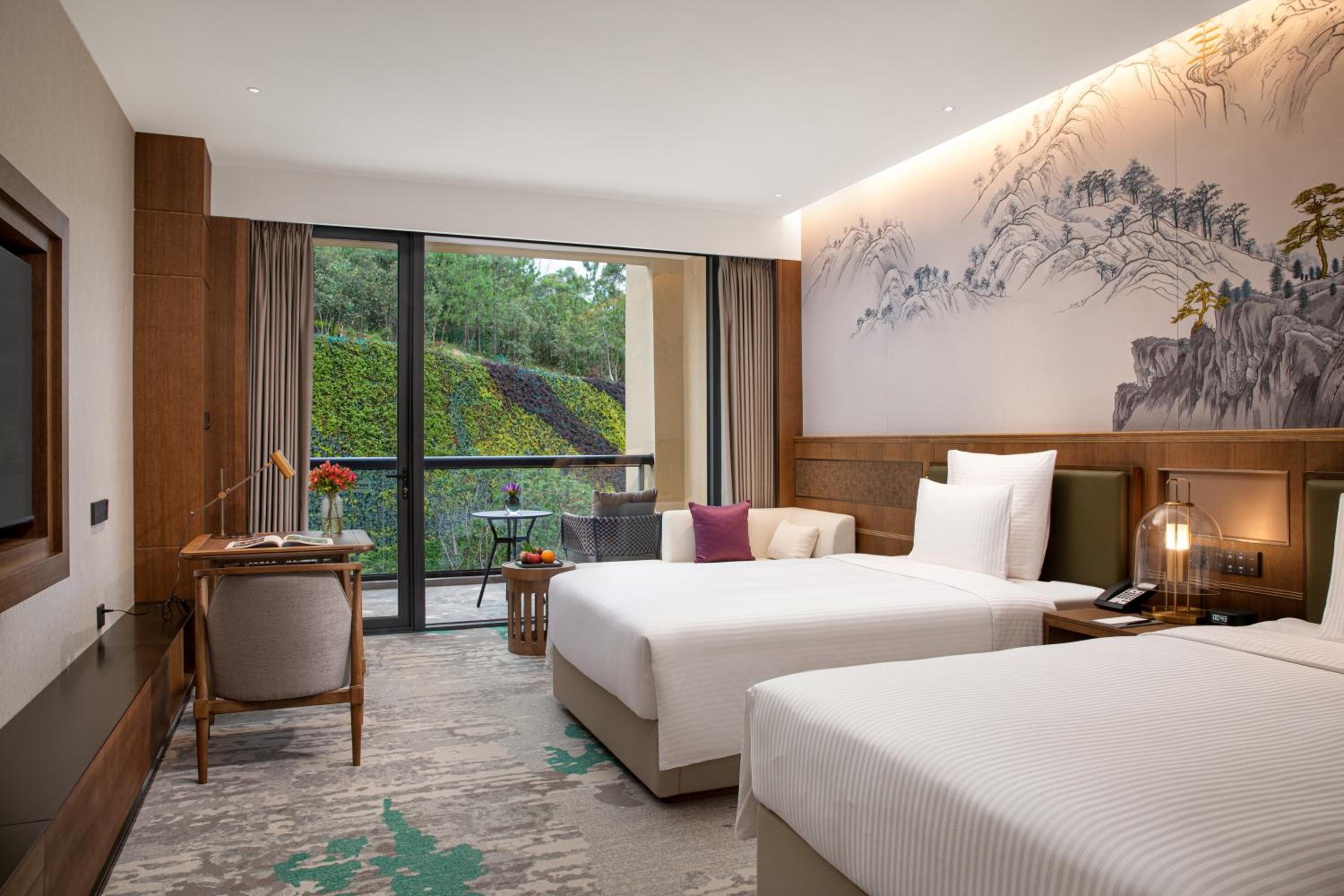 Twin Room with Balcony - Photo 3