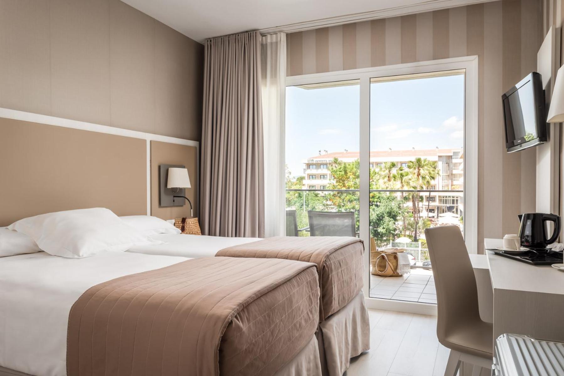 Standard Double or Twin Room - Photo 3