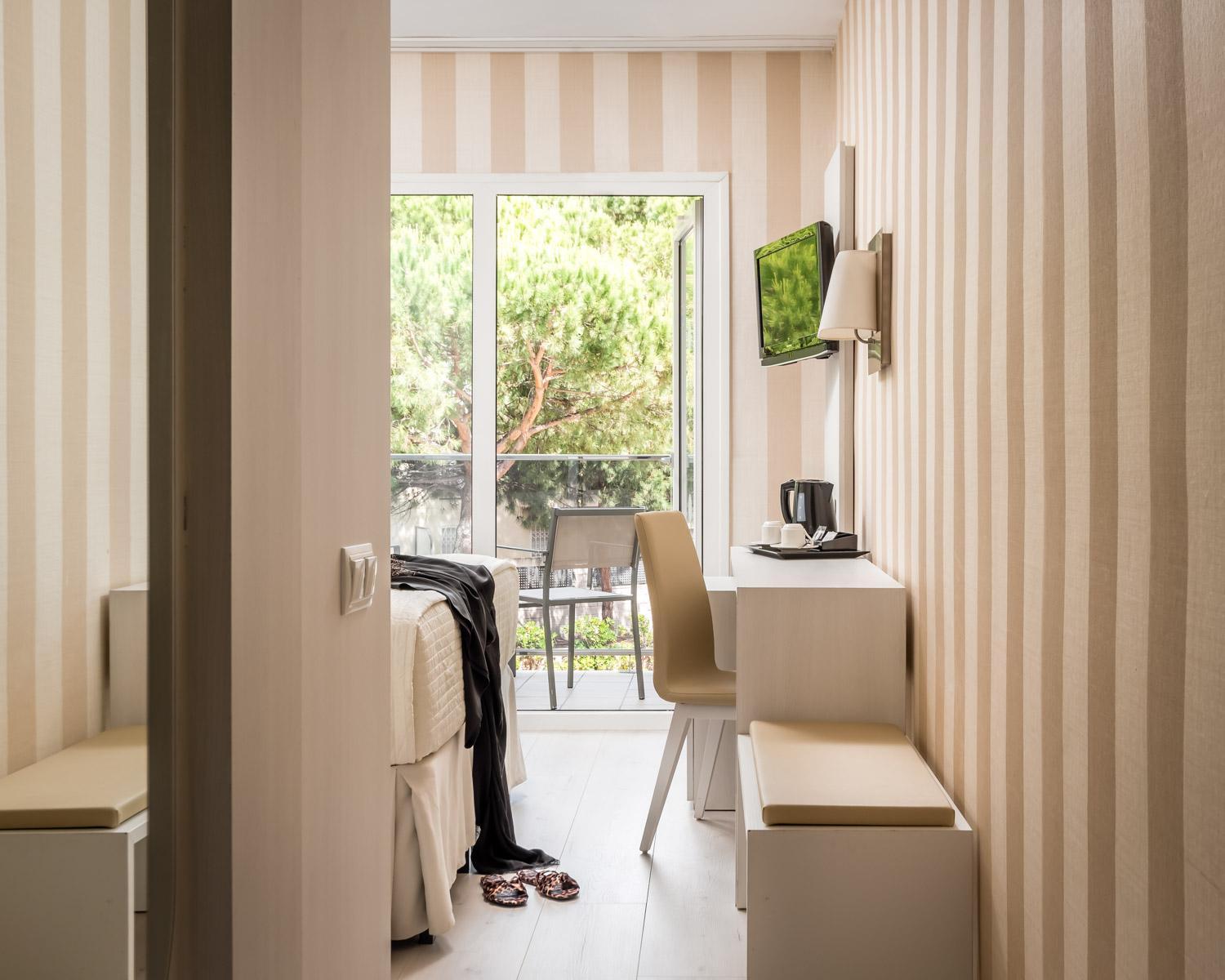 Standard Double or Twin Room - Photo 2