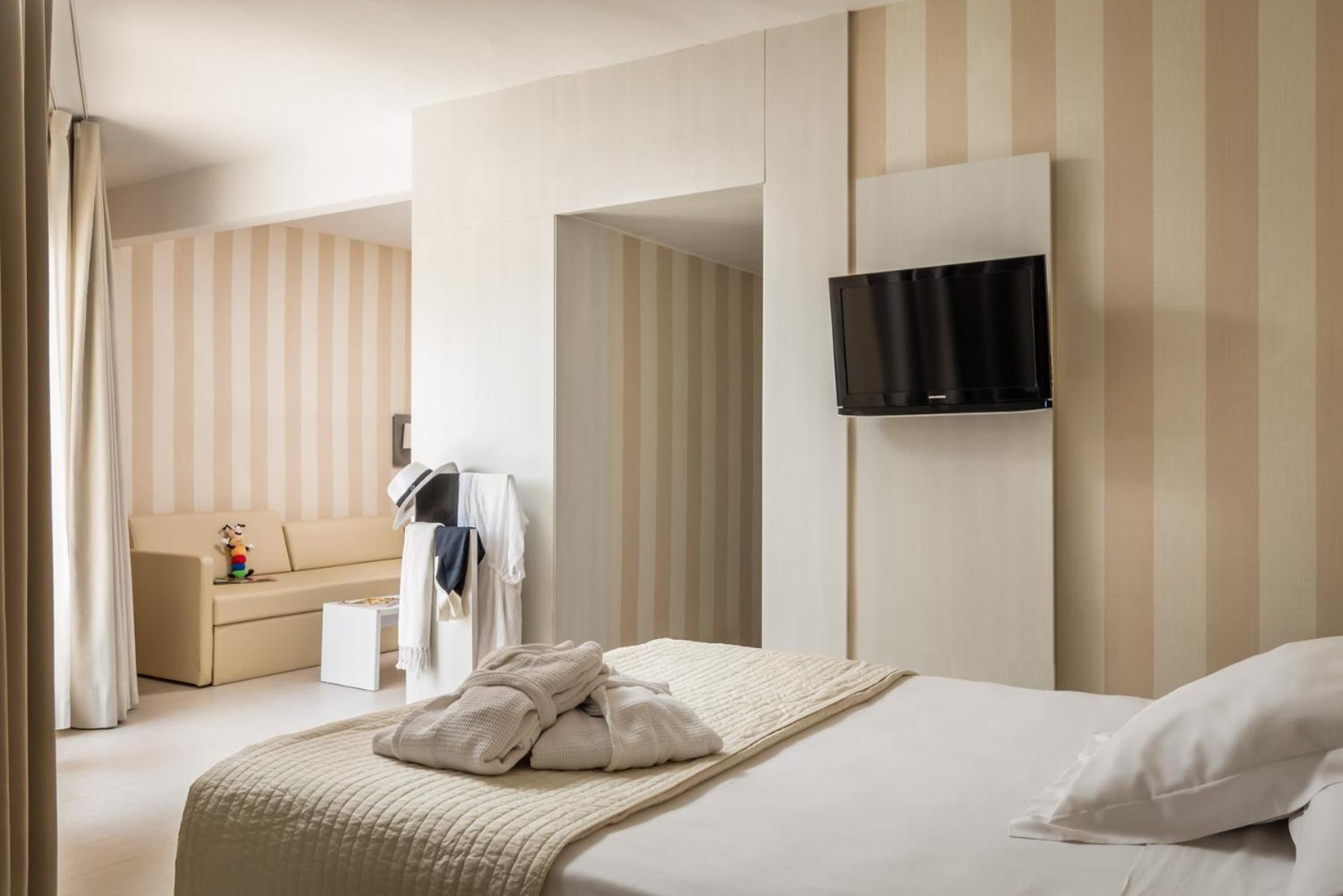 Standard Junior Suite - Photo 4