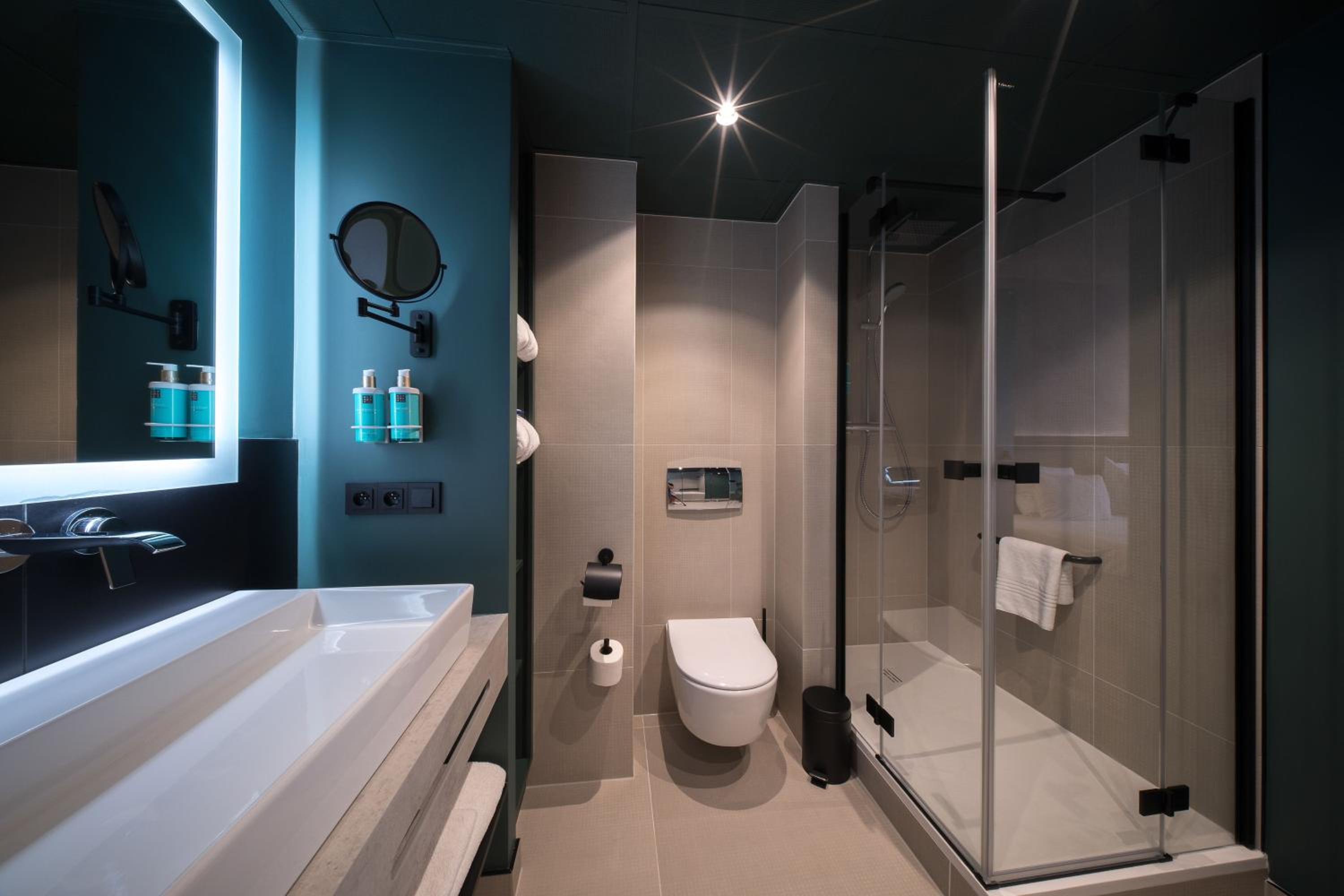 Executive Suite with Double Bed and Sofa Bed