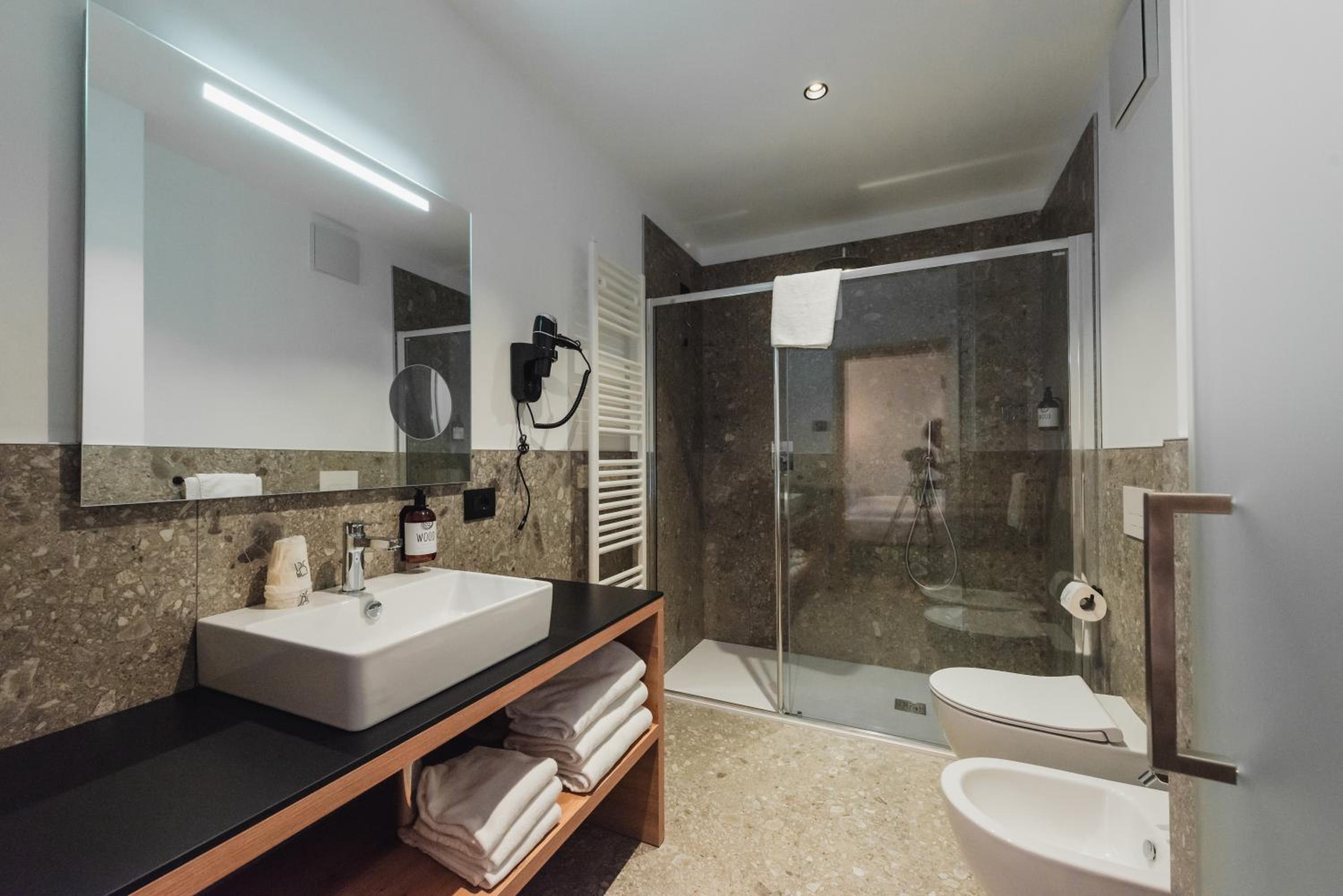 Superior Triple Room photo 2