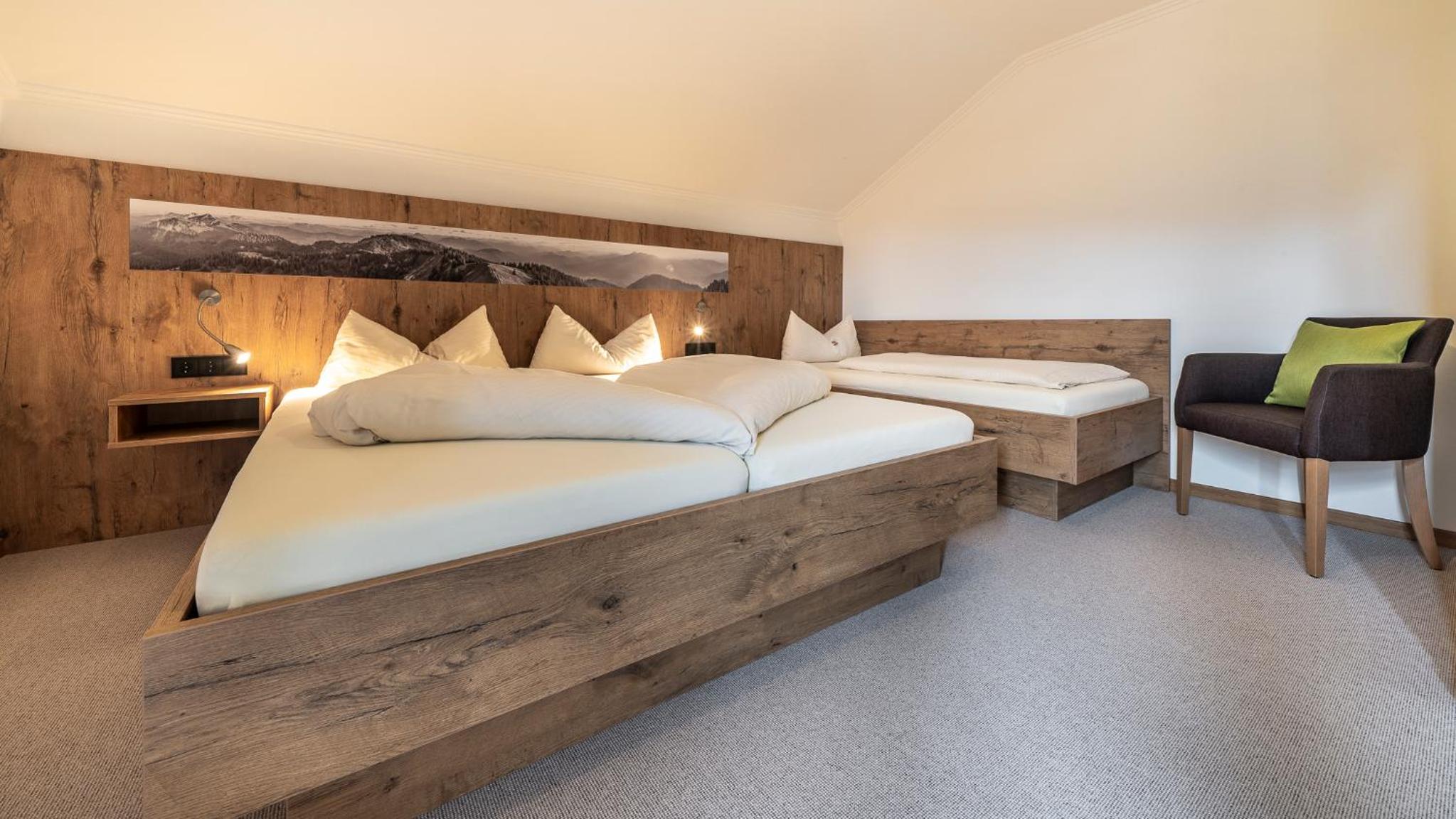 Two-Bedroom Apartment with Balcony photo 3