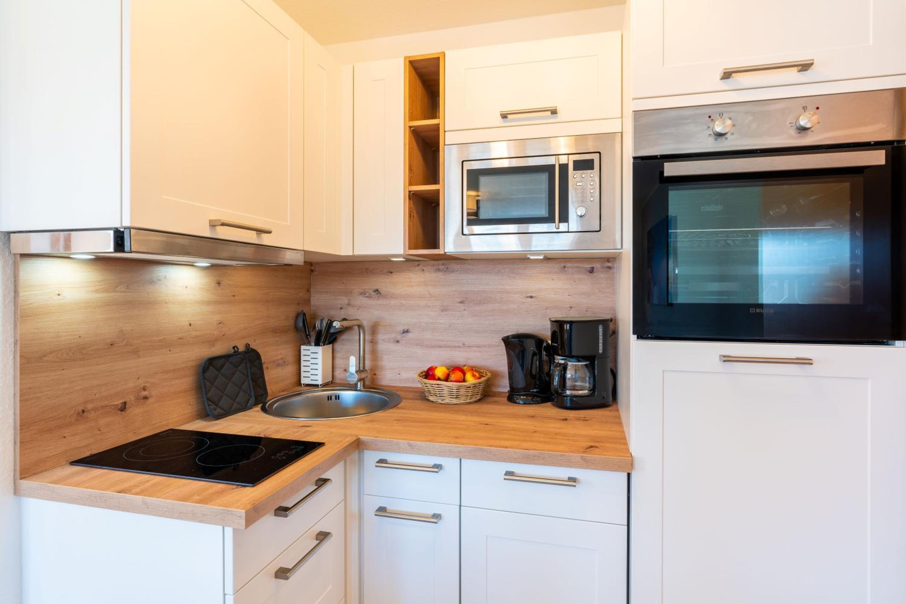 Standard One-Bedroom Apartment with Balcony photo 2