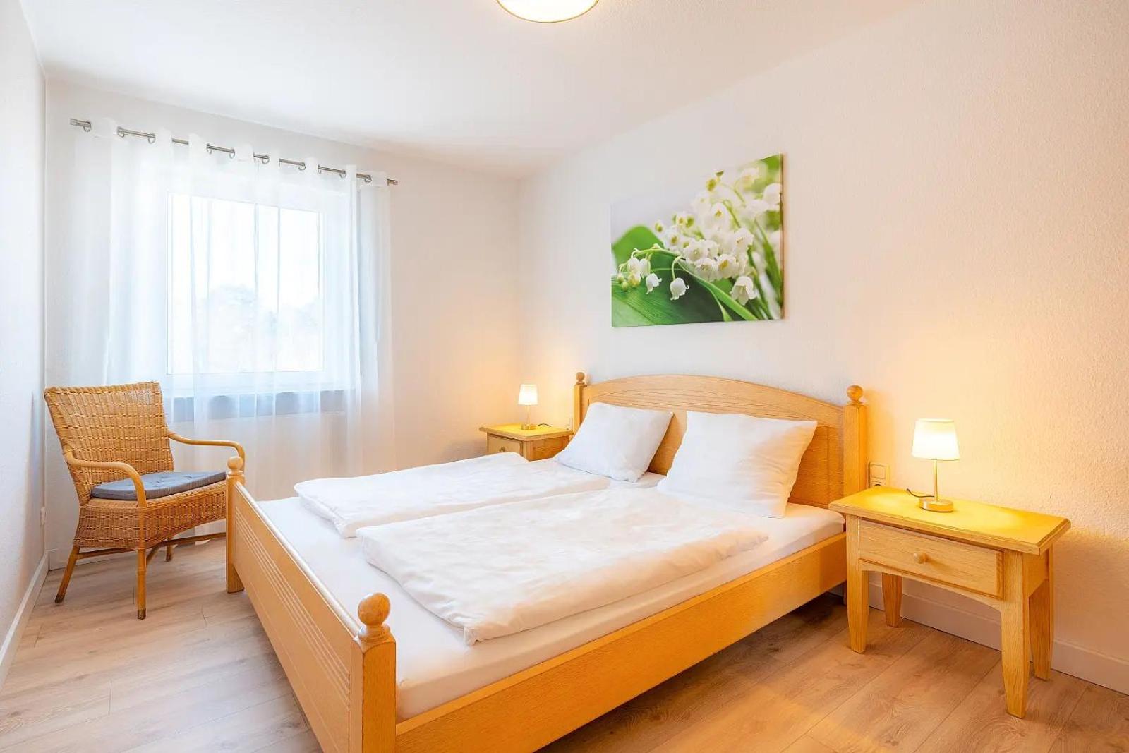 Three-Bedroom Apartment with Balcony photo 2