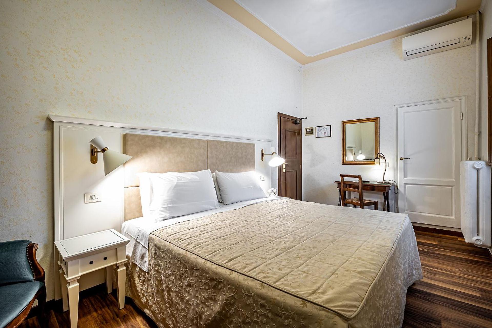 Double Room - Photo 24