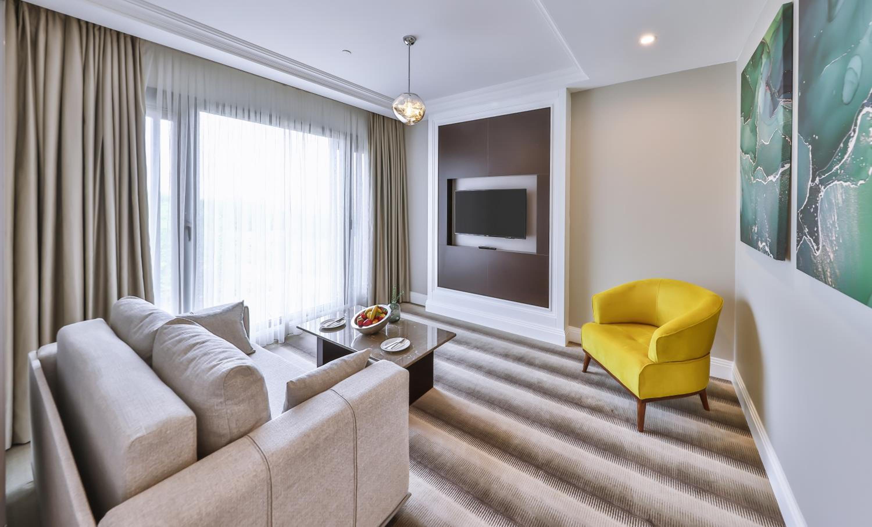 Deluxe Suite
