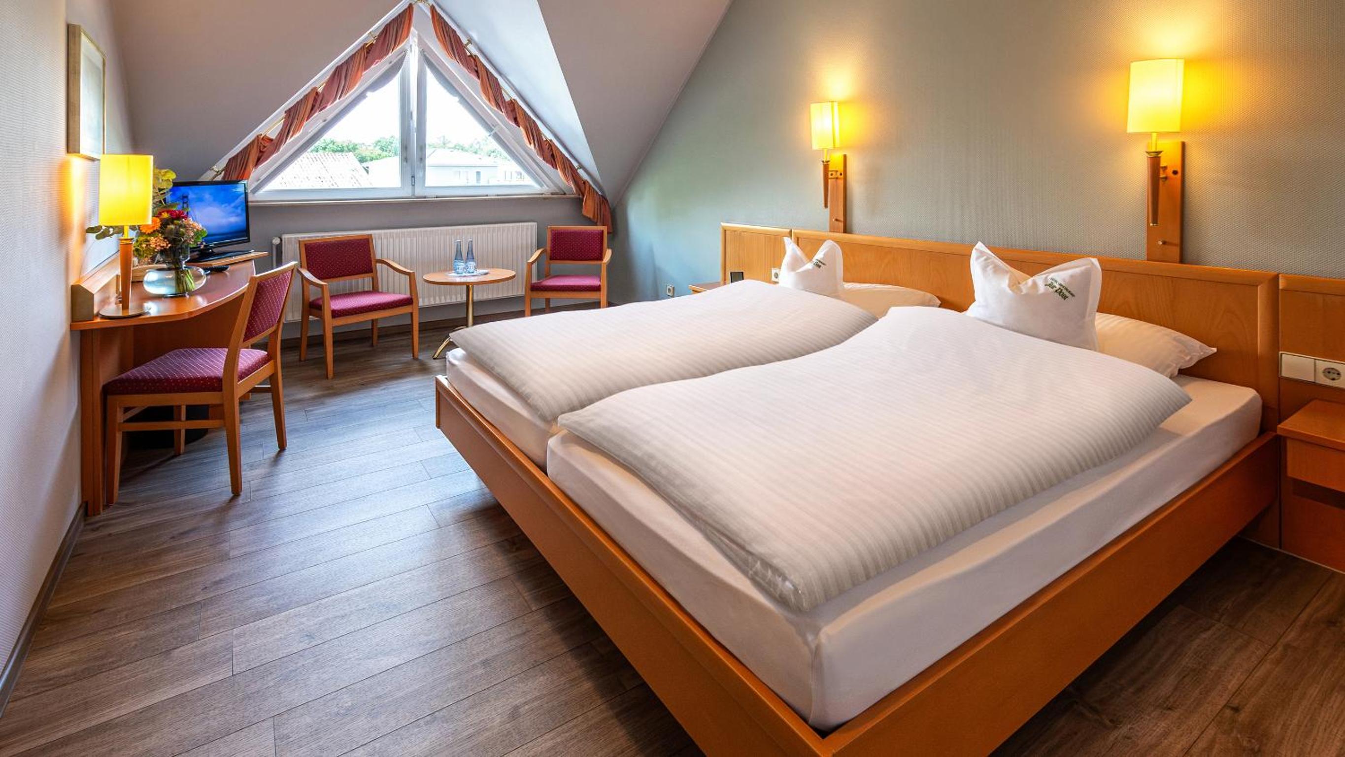 Standard Double or Twin Room - Photo 6