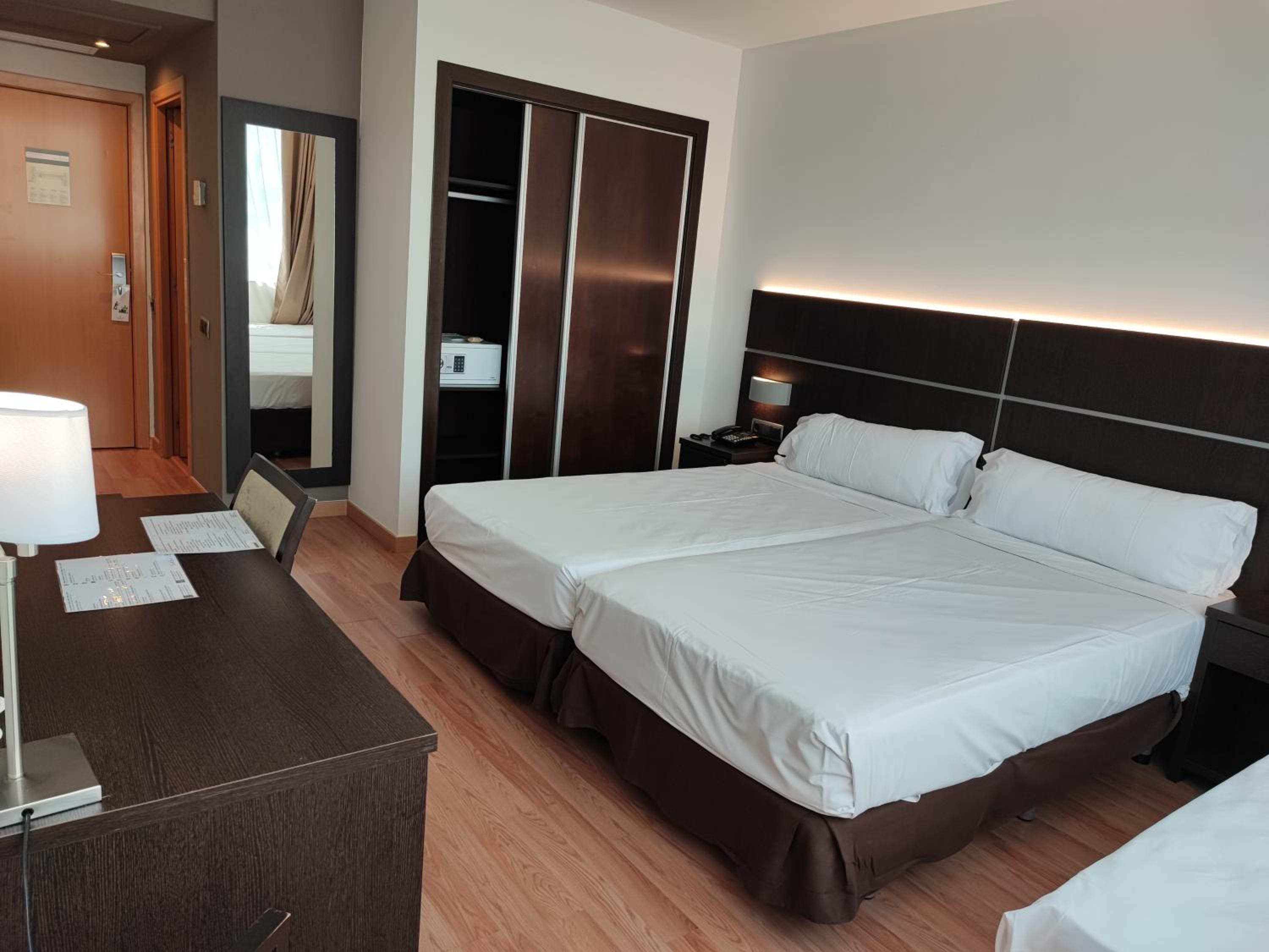 Triple Room - Photo 2