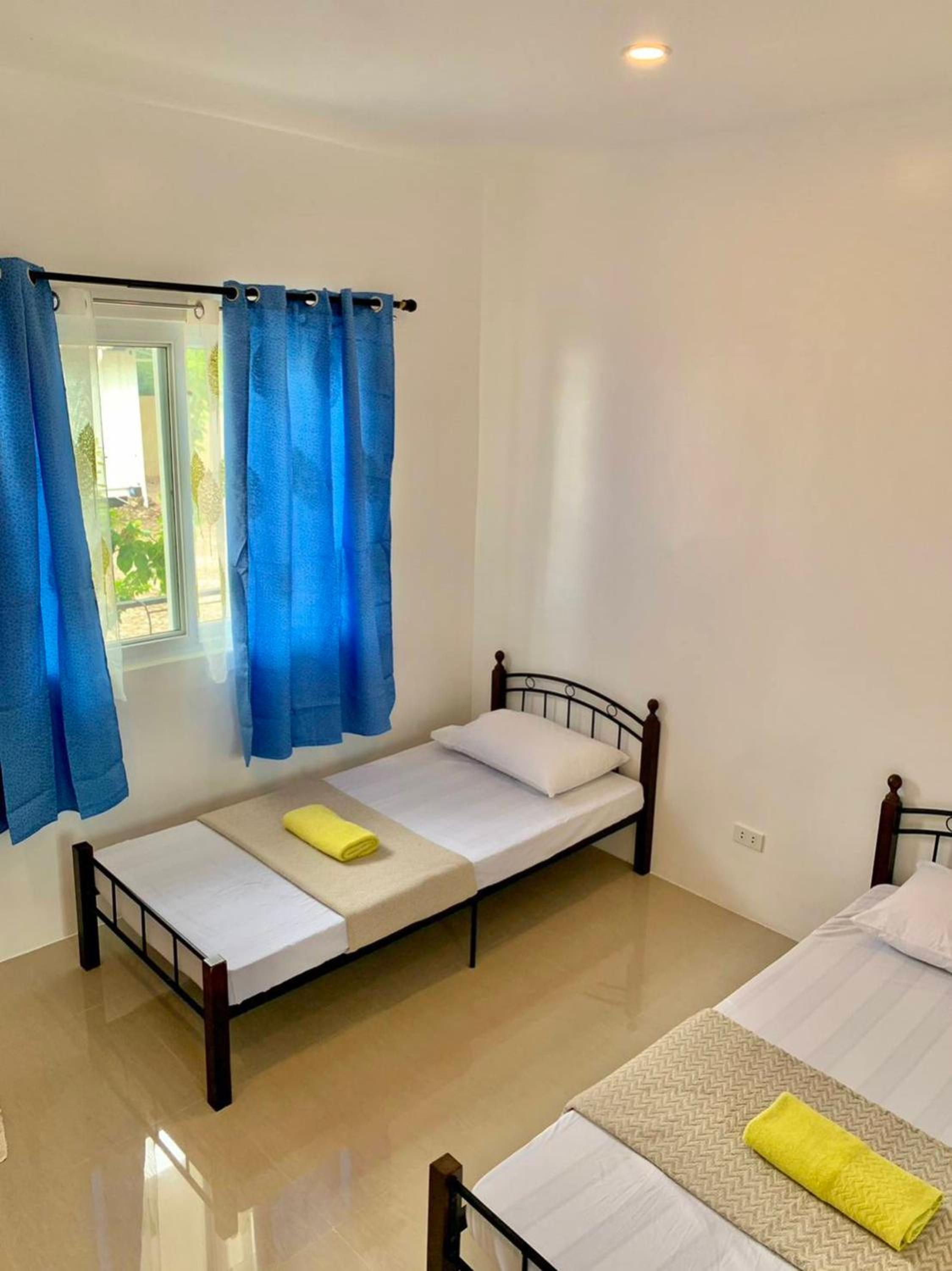 Standard Twin Room - Photo 10
