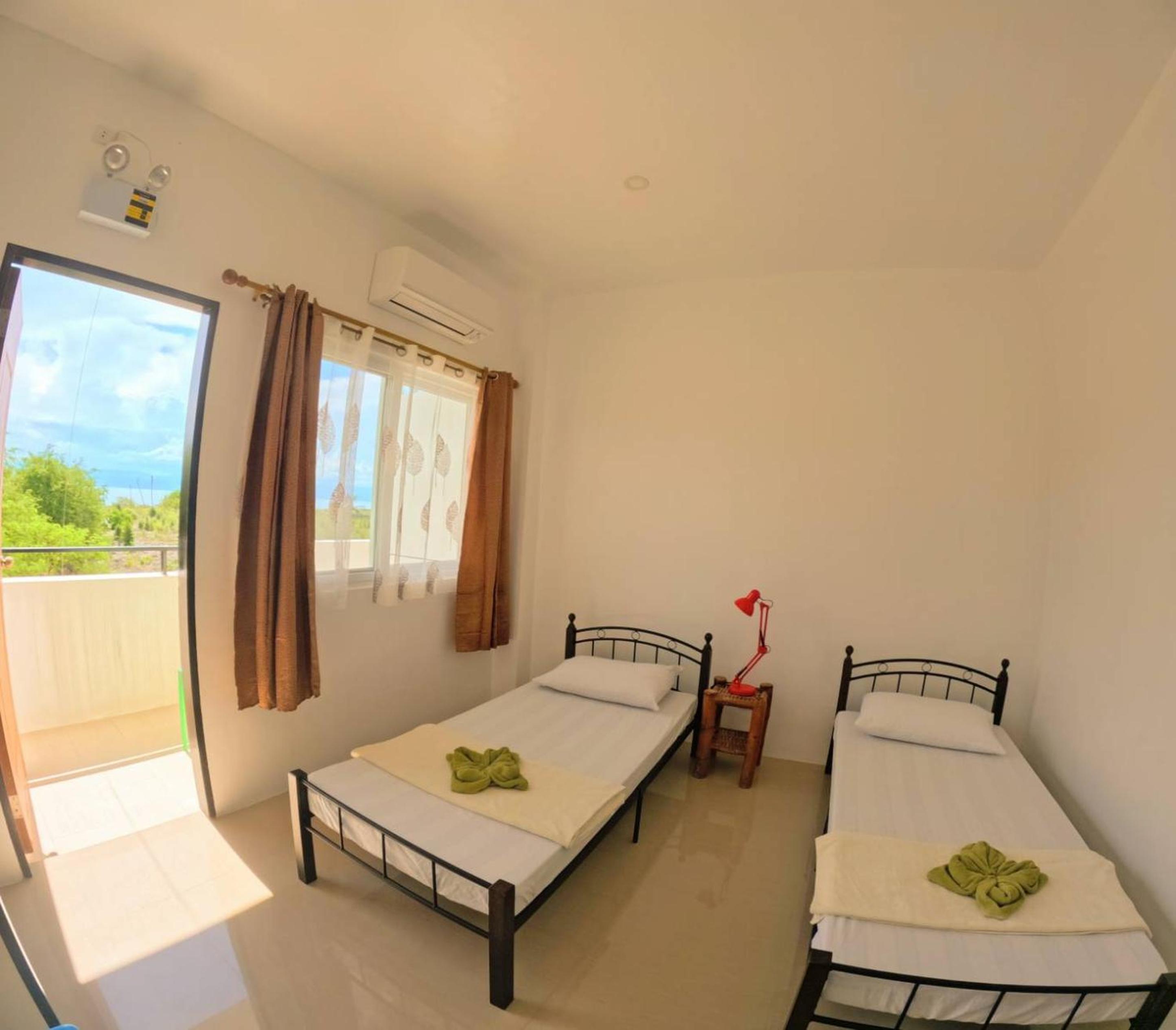 Superior Twin Room with Sea View - Photo 7