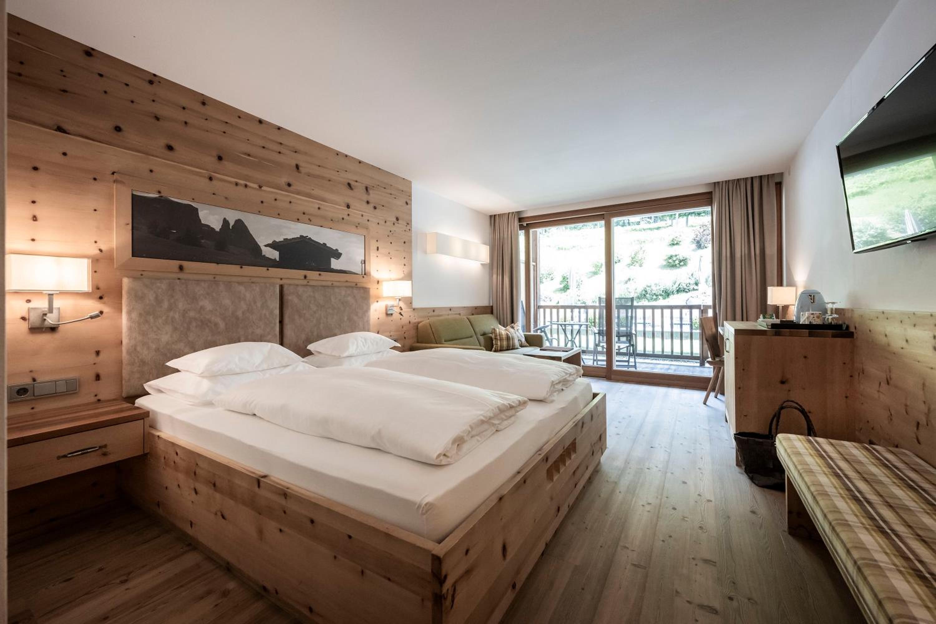 Comfort Double Room with Balcony and Mountain View - Photo 1