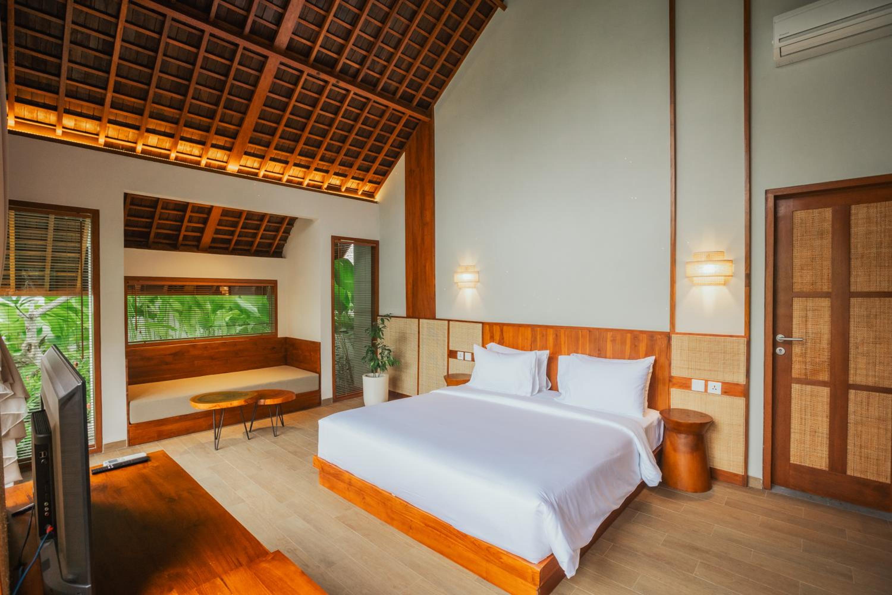 Two-Bedroom Villa with Forest View - Photo 25