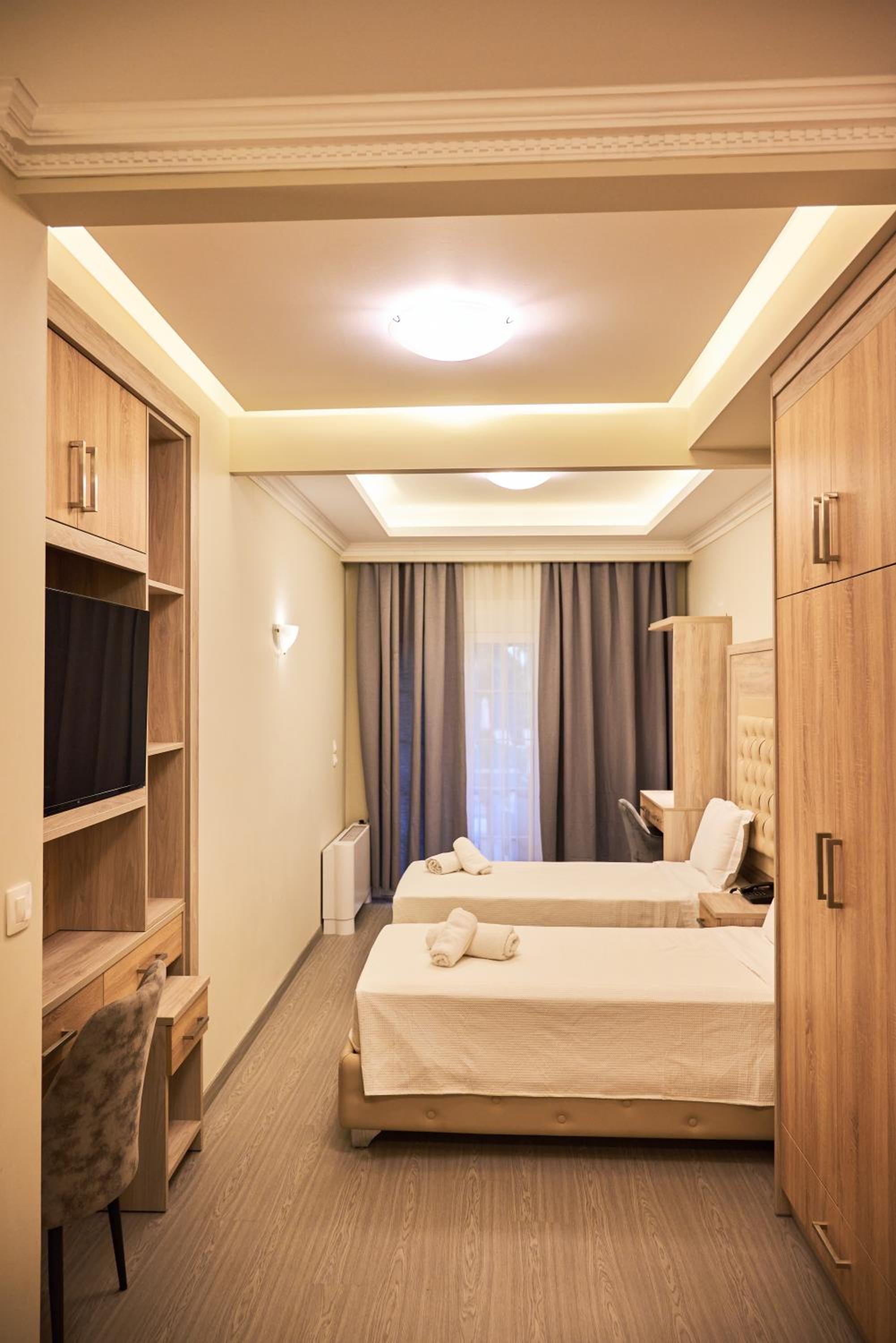 Two-Bedroom Apartment - Photo 21