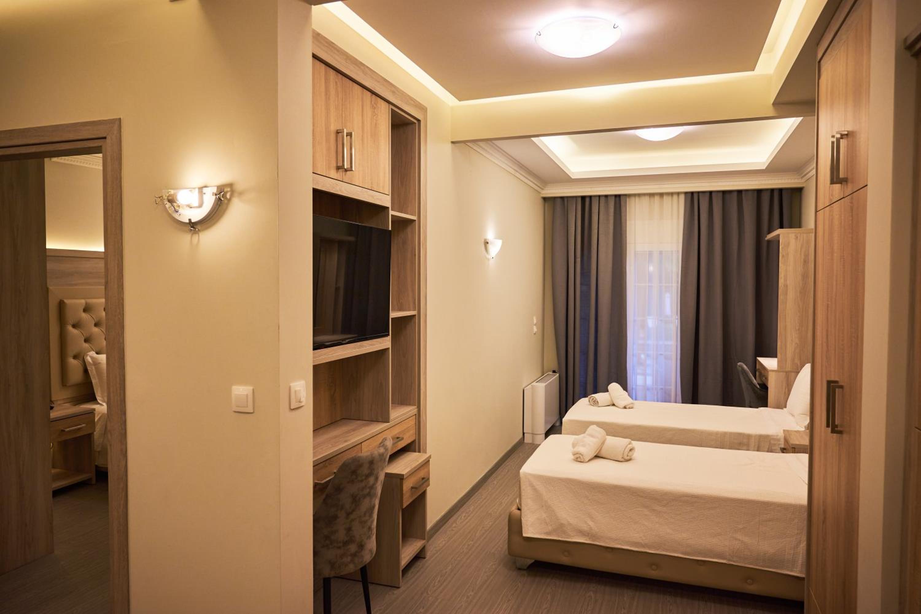 Two-Bedroom Apartment - Photo 20