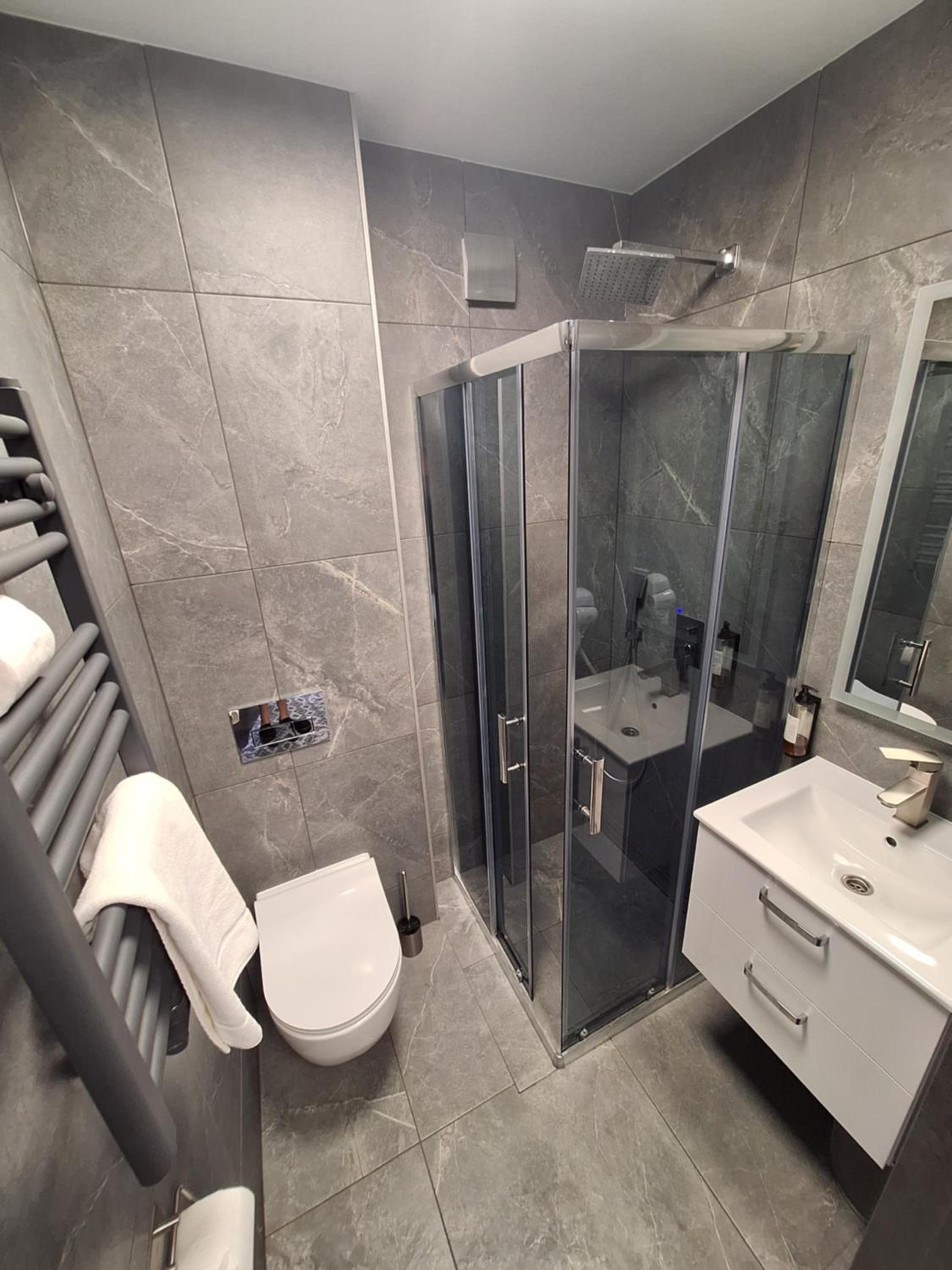 Standard Twin Room - Photo 4