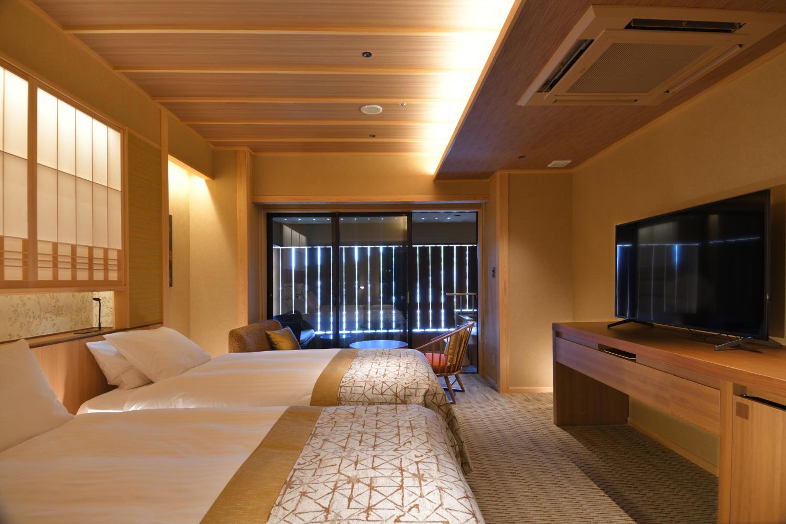 Executive Twin Room - Photo 3