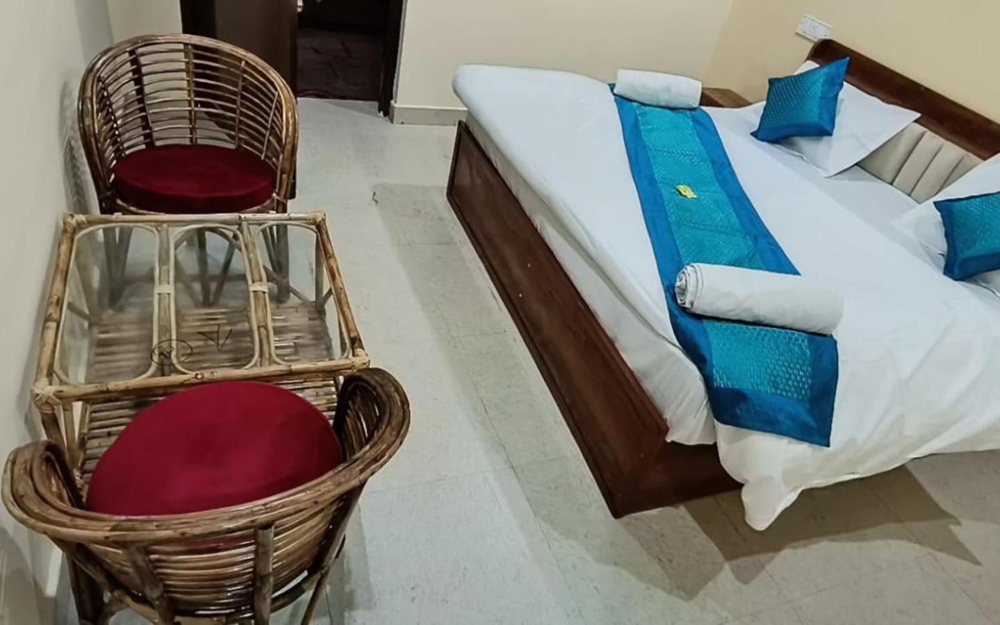 Double Room - Photo 3