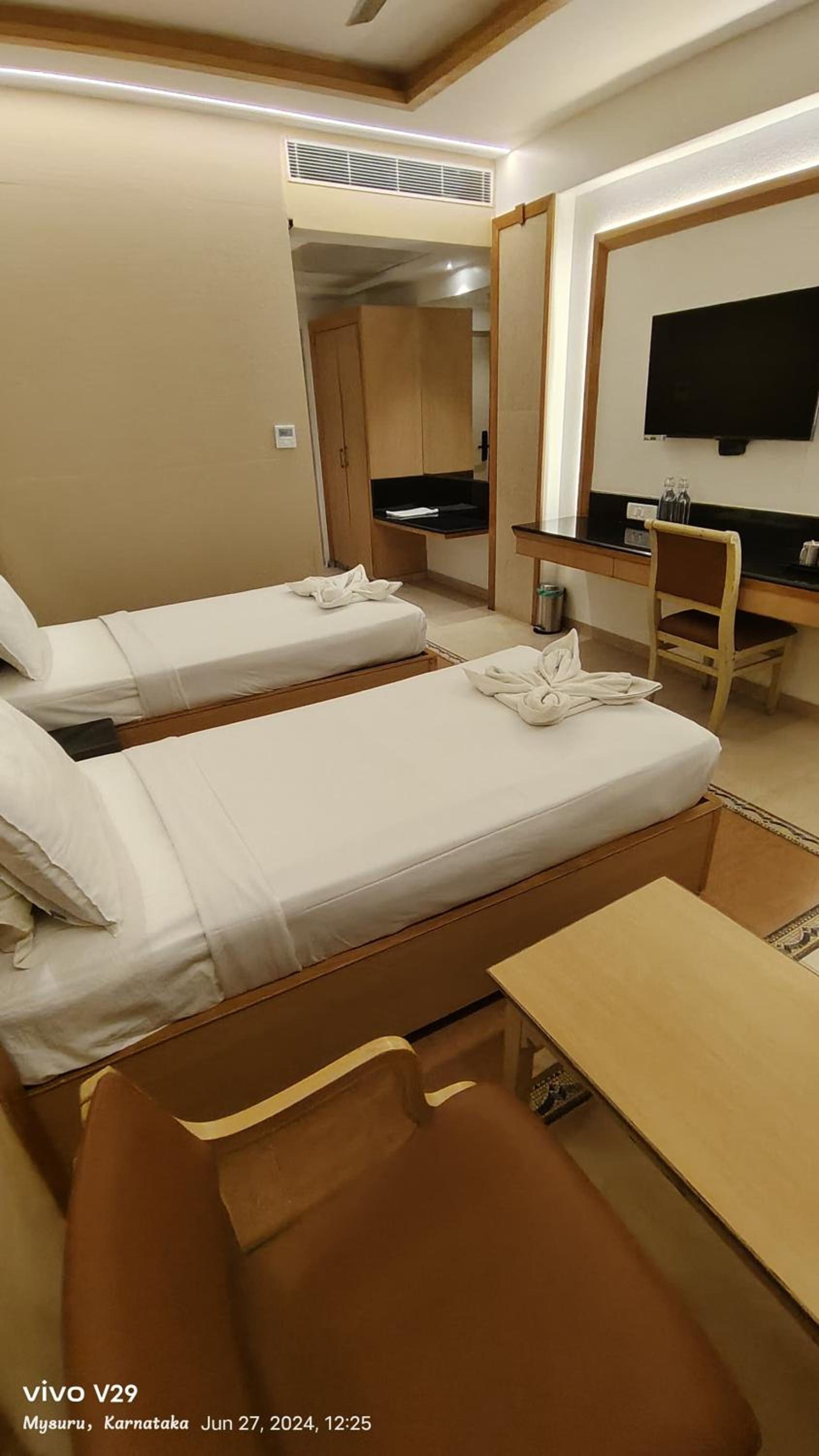 Standard Twin Room with 15% Discount on F&B and 10% Discount on Spa, Complimentary Early Check in or Late Check Out by 2 Hrs - Photo 4