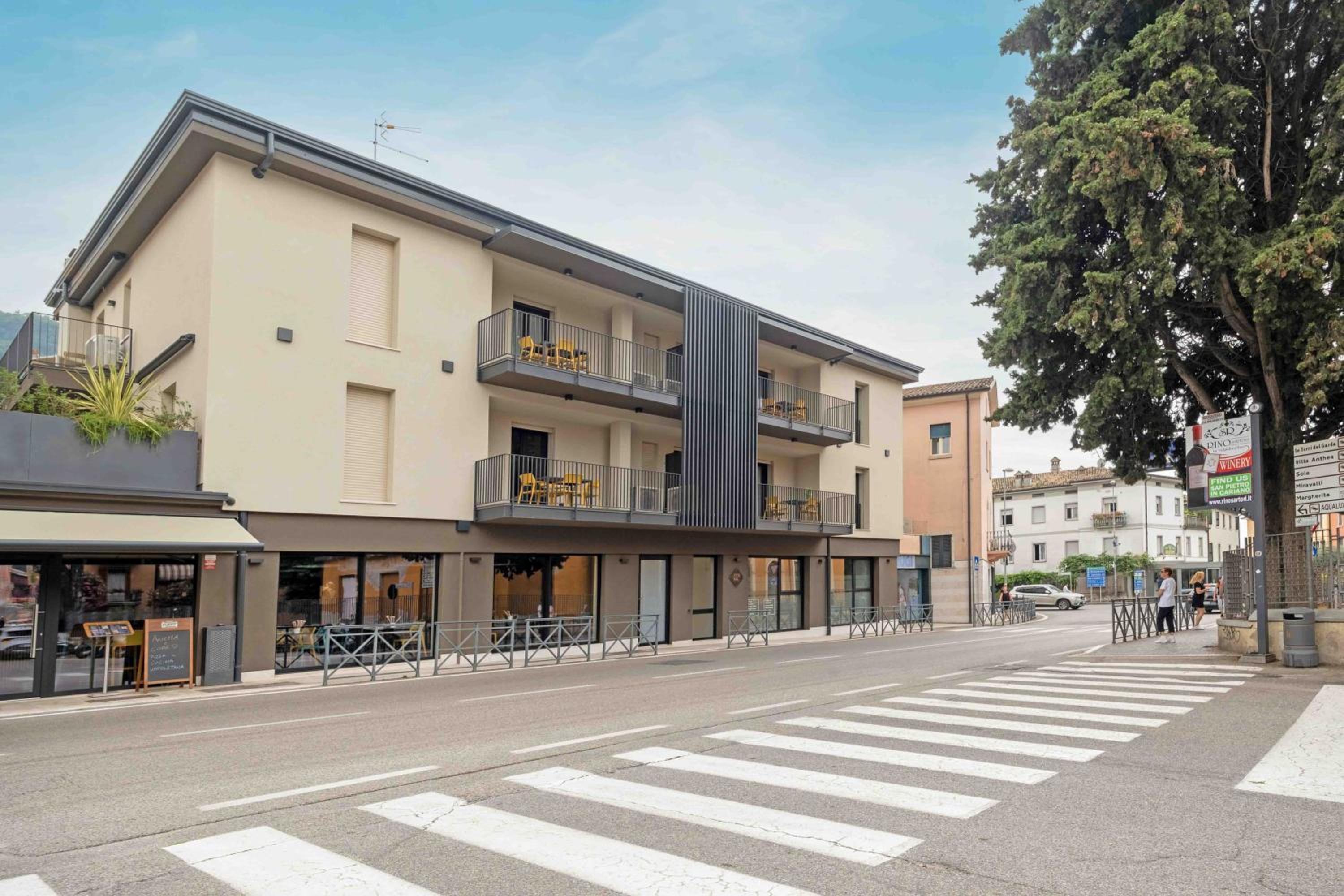 Apartment with Balcony photo 3