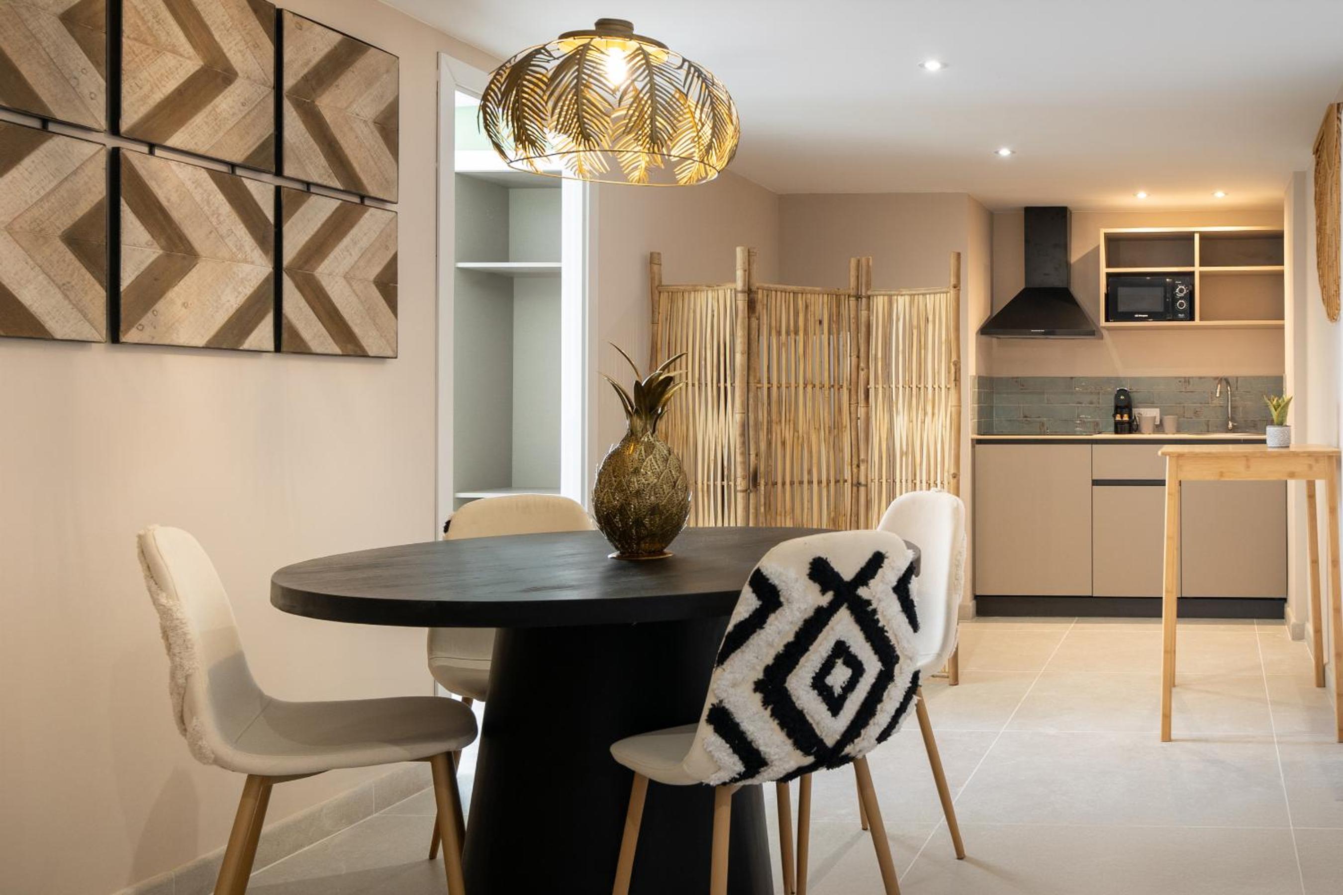 Two Bedroom Apartment With Private Garden photo 2