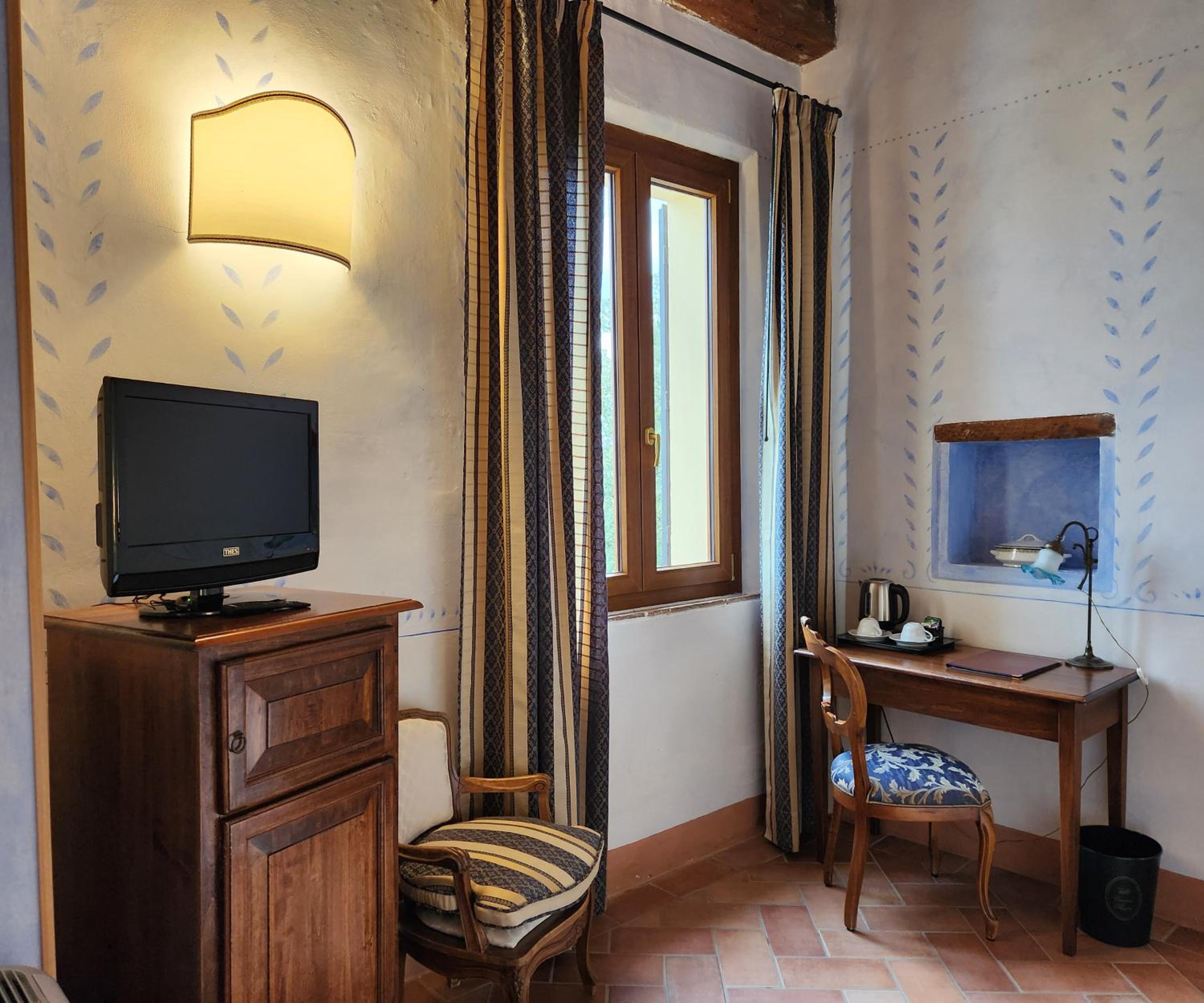 Deluxe Double or Twin Room - Photo 4